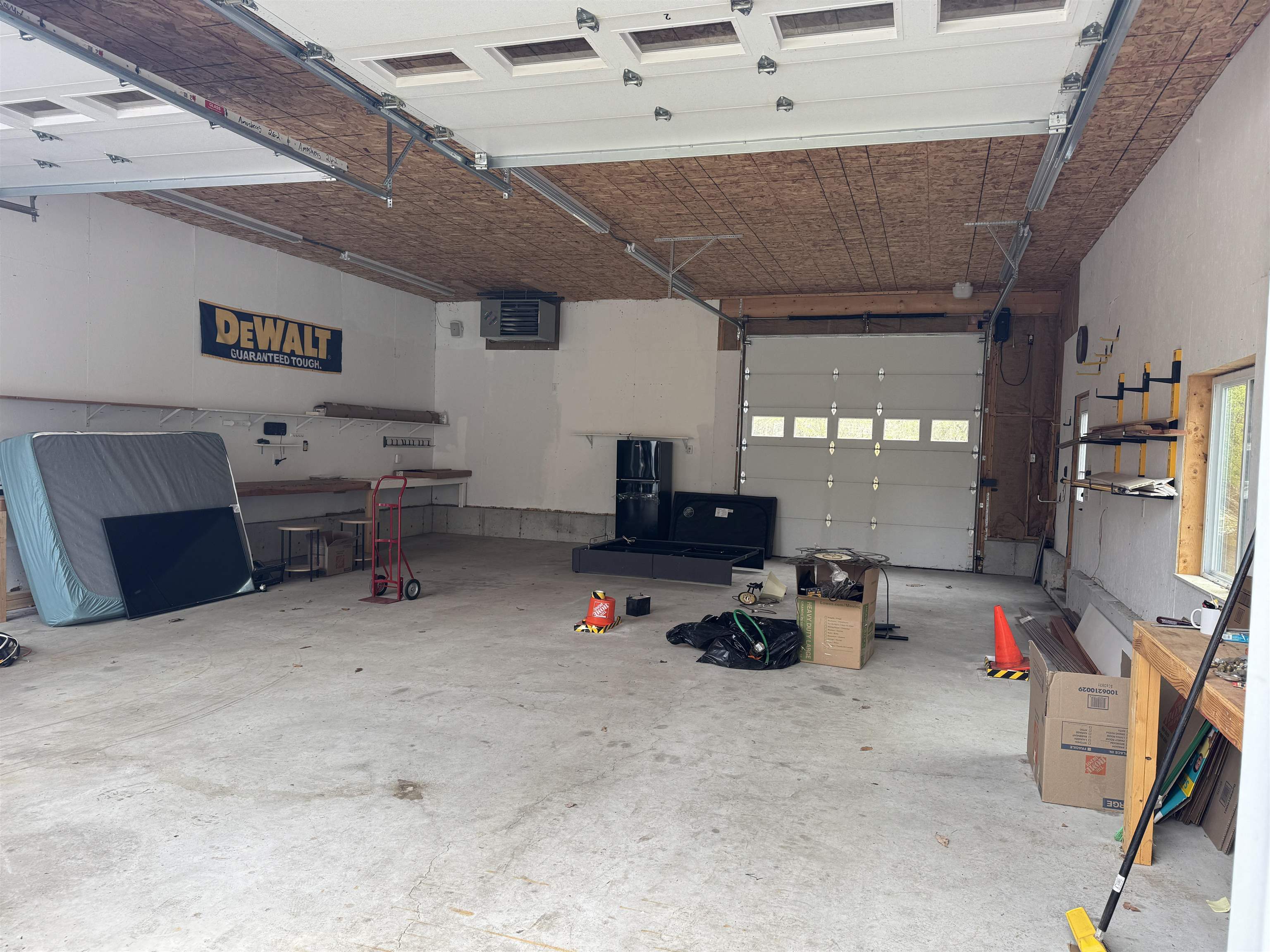 12 Watson Hill Rd, Raymond, NH 03077
