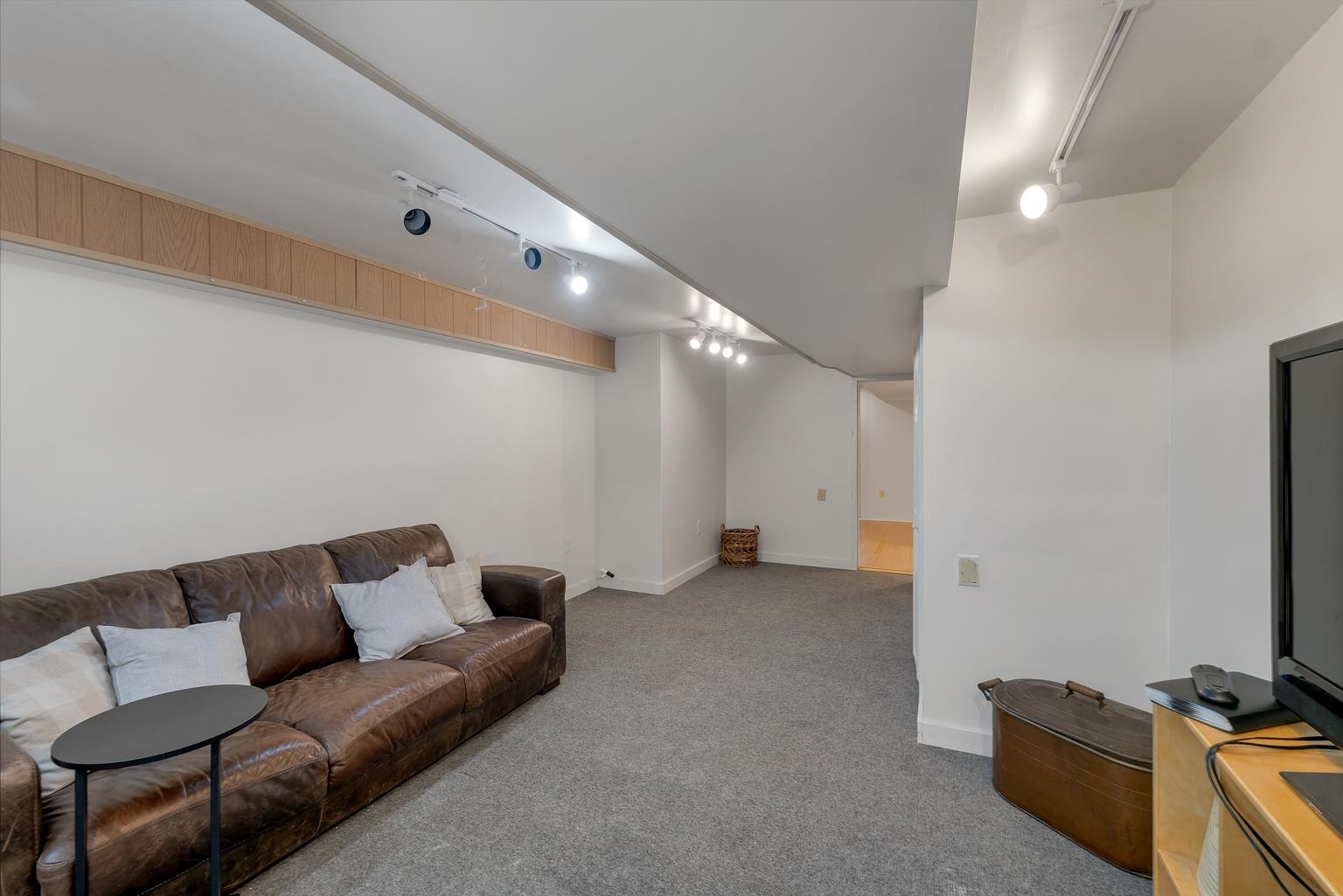 969 Nh Route 140 Rd, Gilmanton, NH 03837