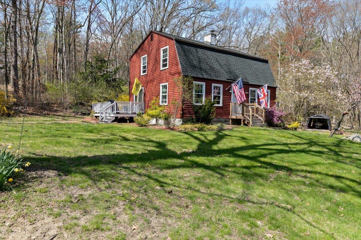 6 Pingree Hill Rd, Derry, NH 03038