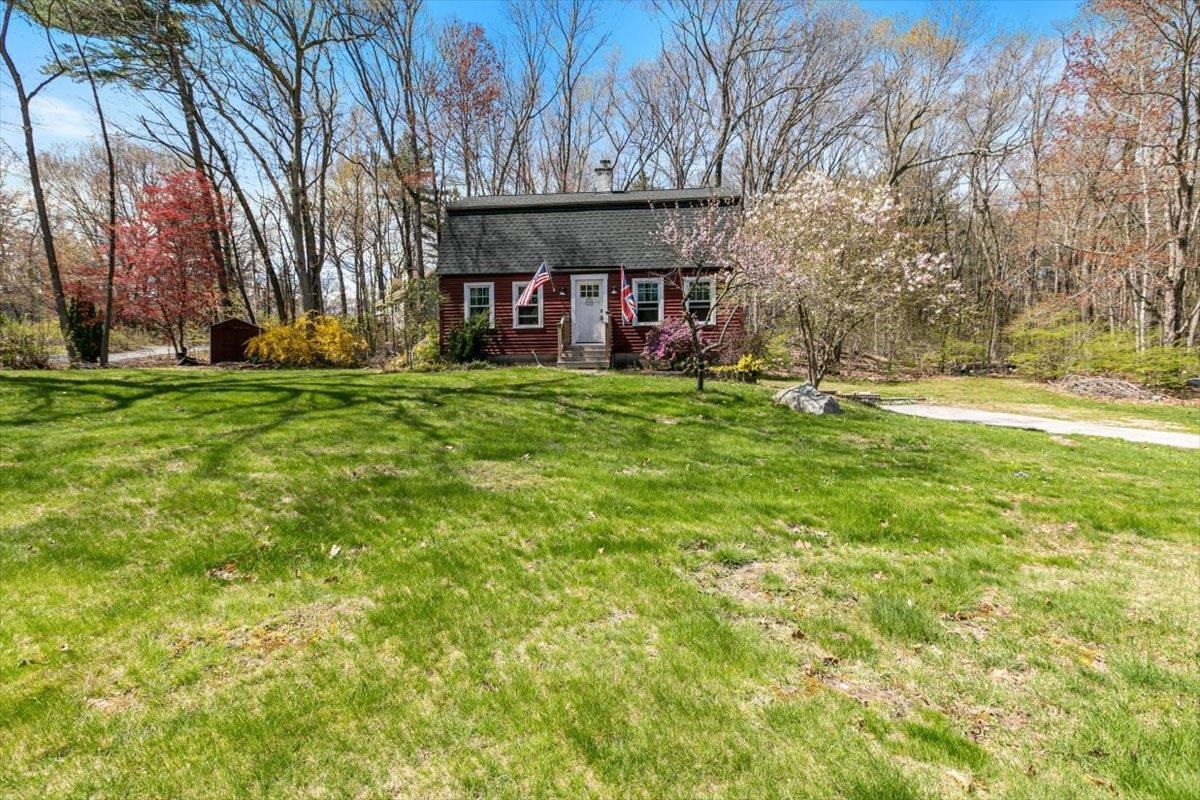 6 Pingree Hill Rd, Derry, NH 03038