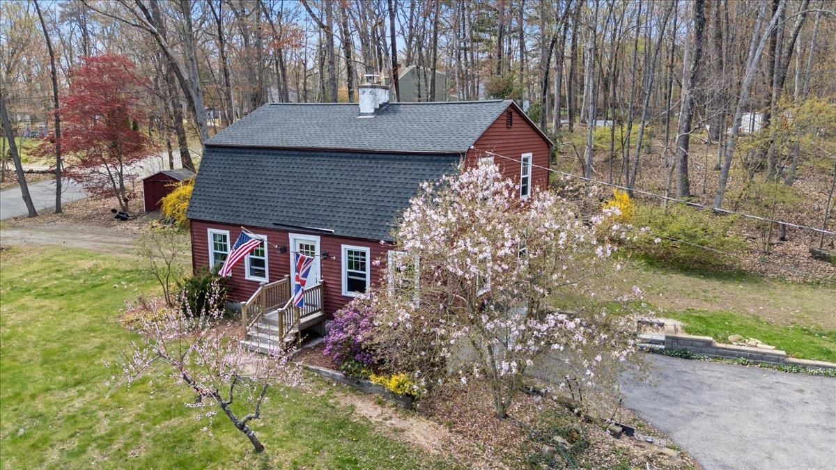 6 Pingree Hill Rd, Derry, NH 03038
