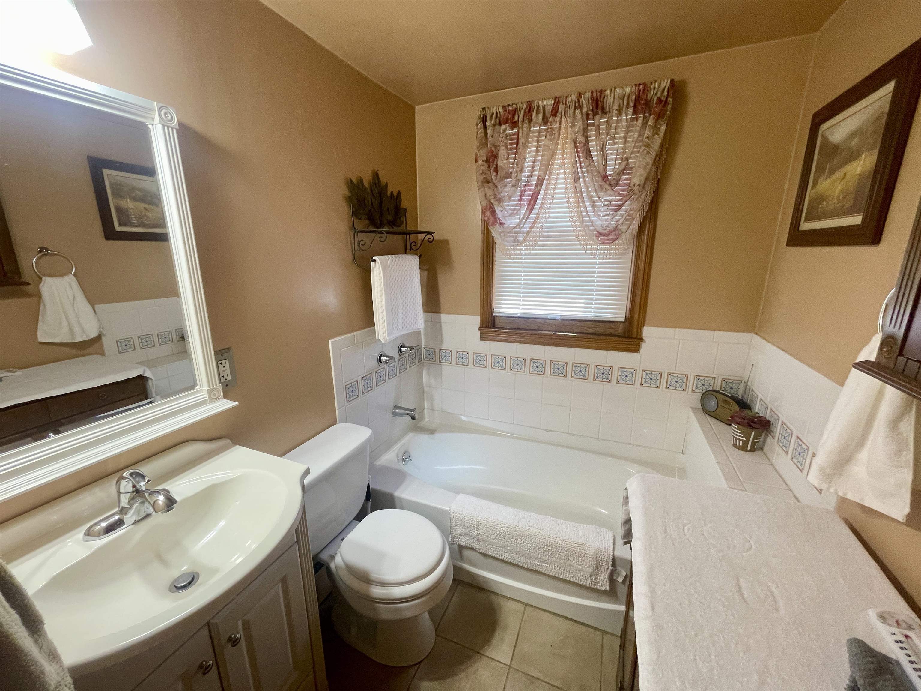 145 Anthony St, Manchester, NH 03103