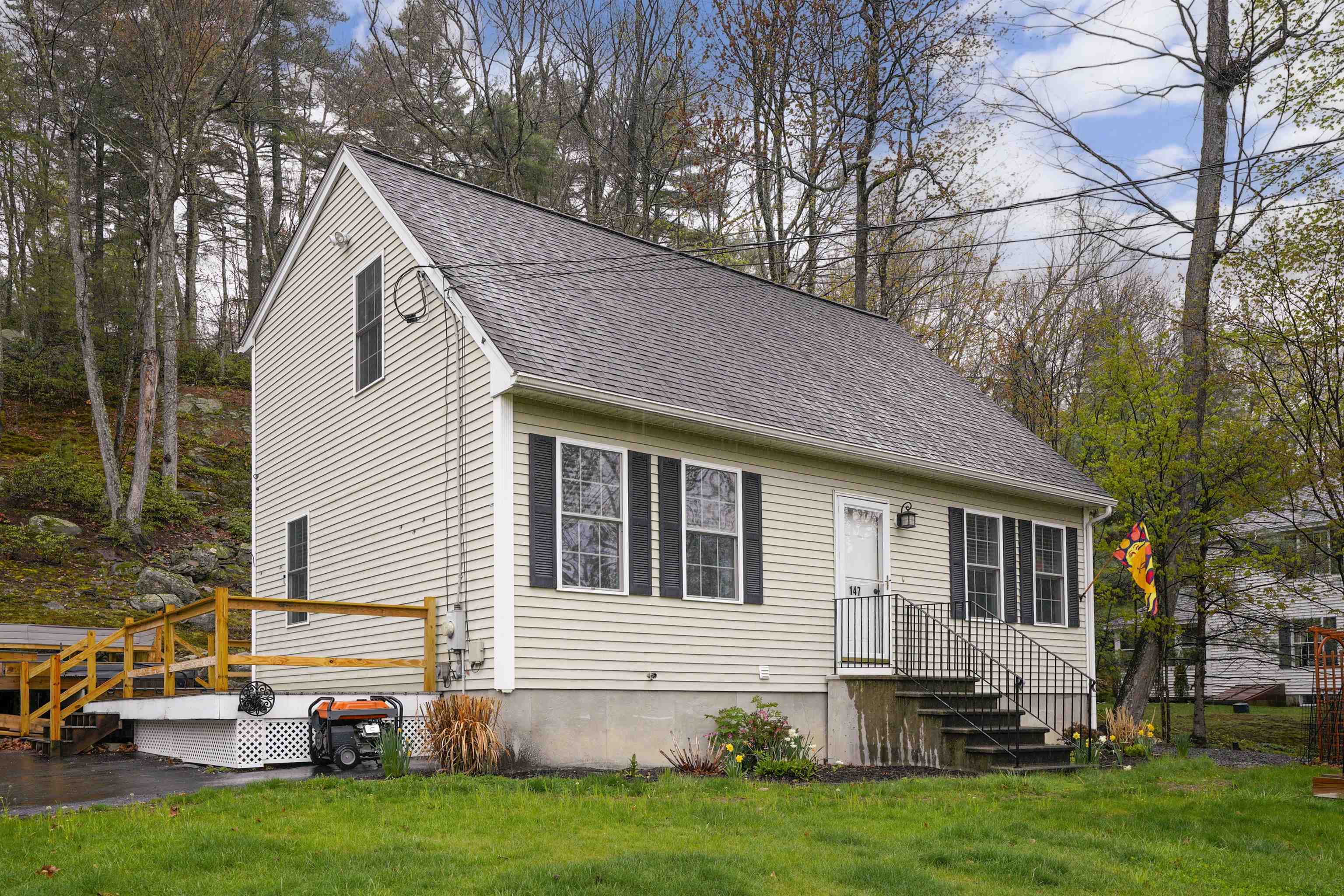 147 Mile Slip Rd, Milford, NH 03055