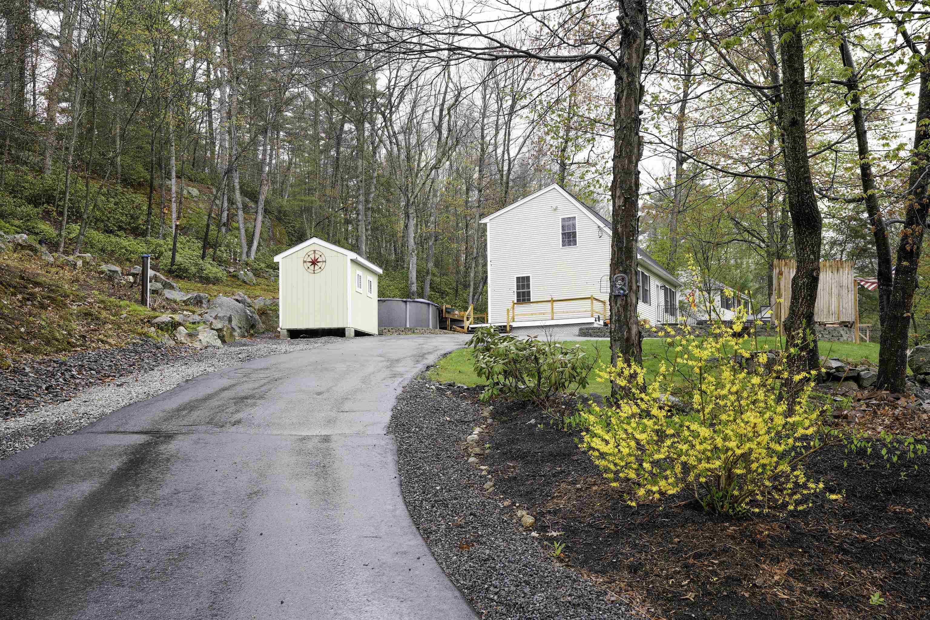 147 Mile Slip Rd, Milford, NH 03055