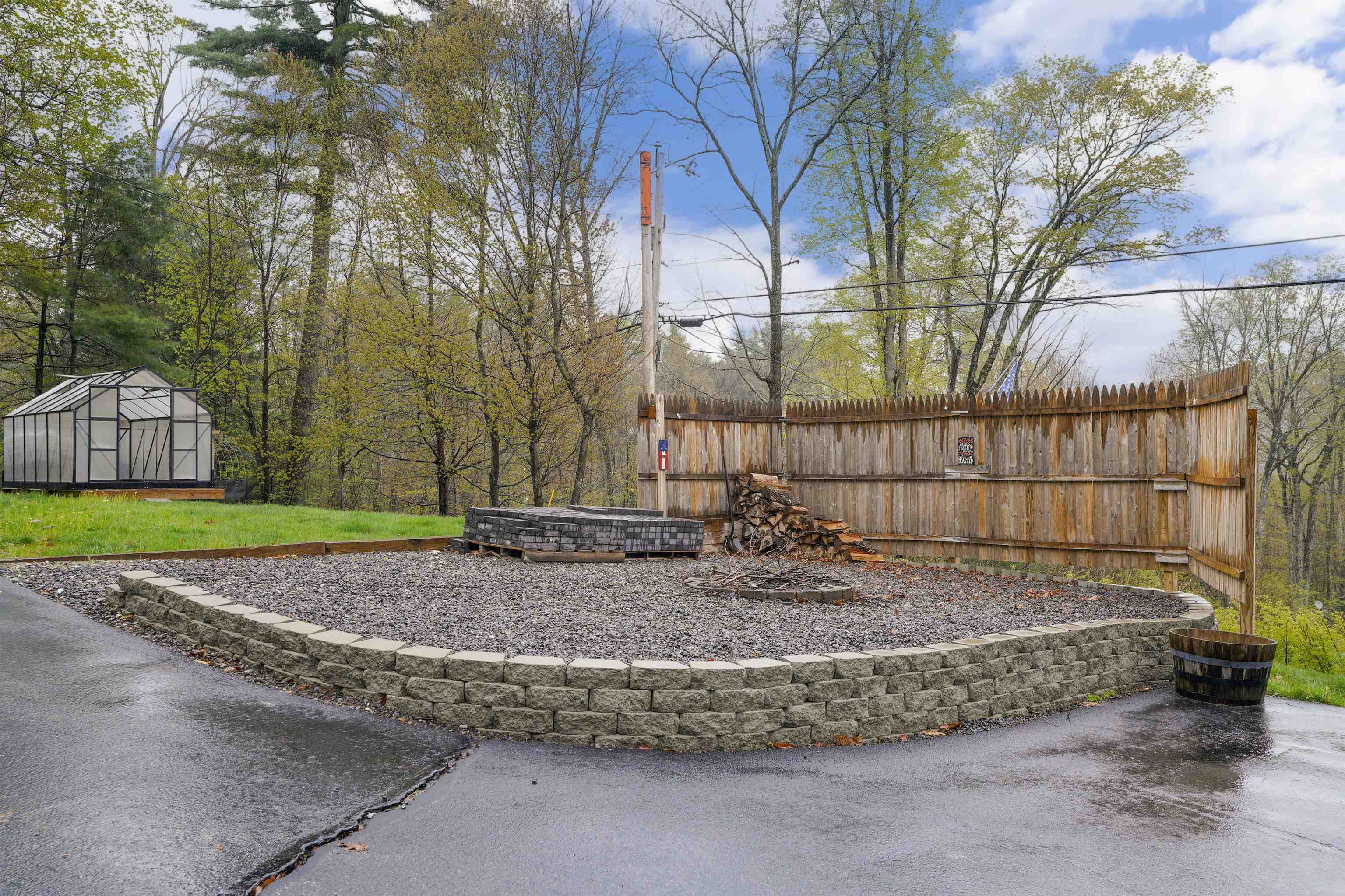 147 Mile Slip Rd, Milford, NH 03055