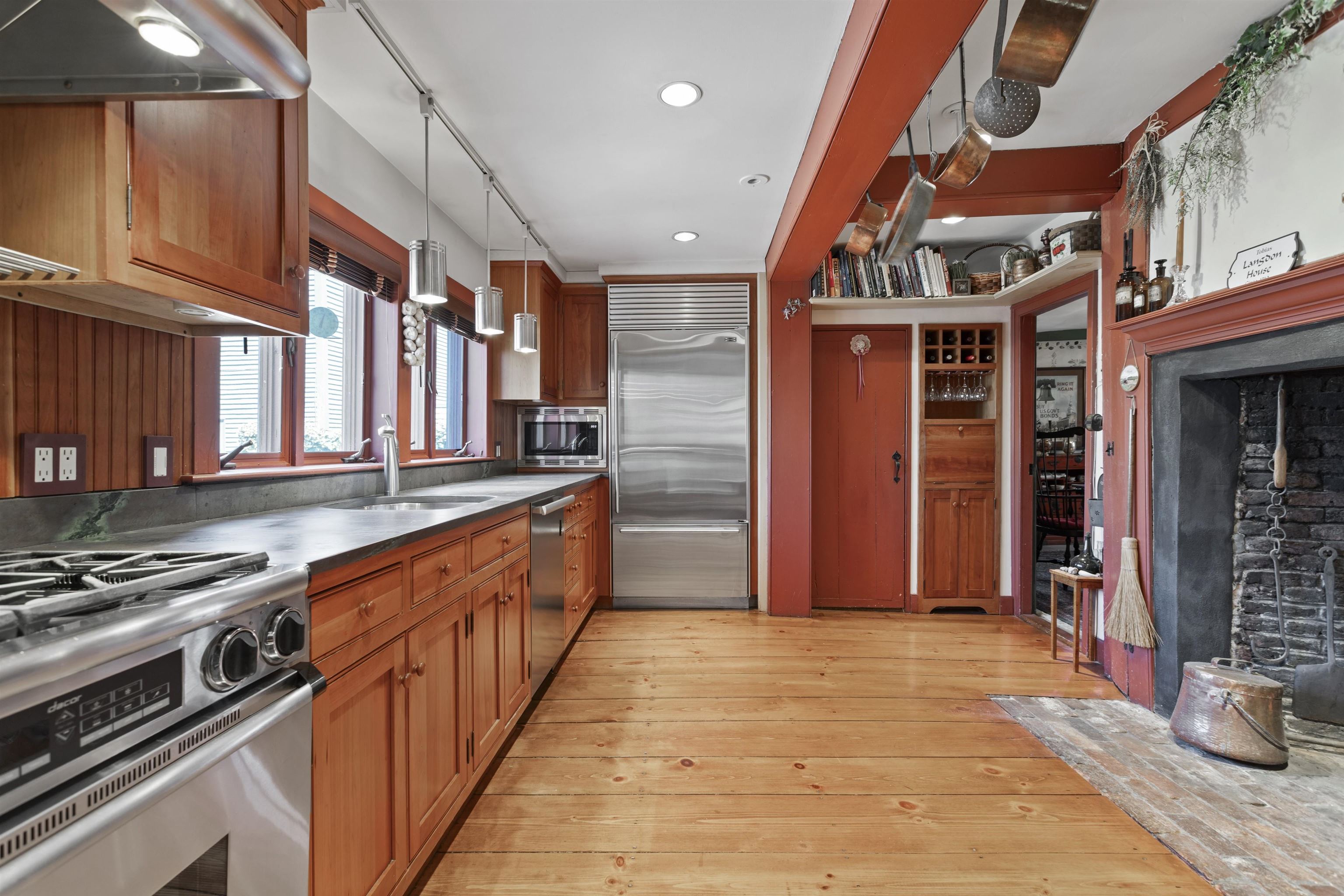 171 Gates St, Portsmouth, NH 03801