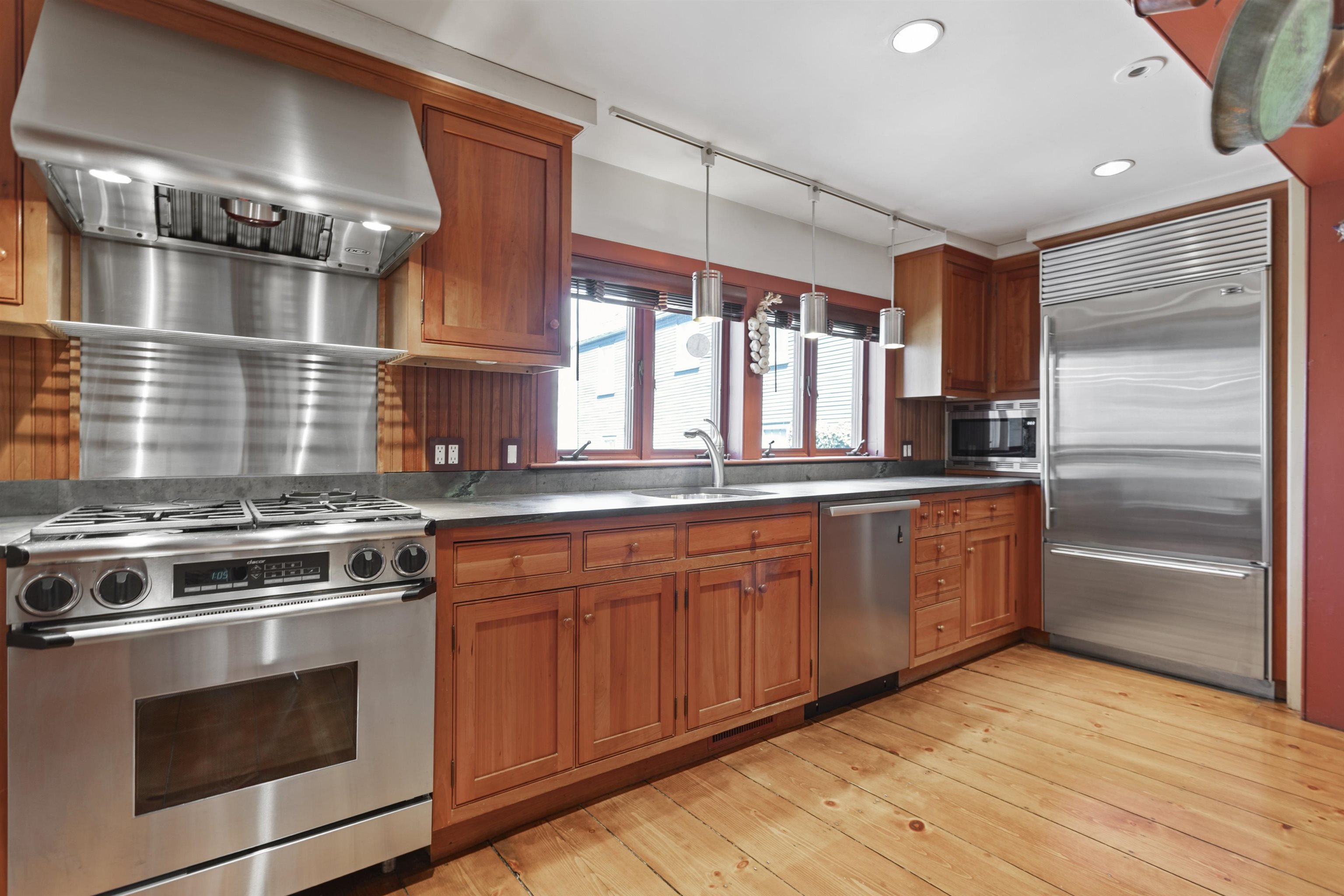 171 Gates St, Portsmouth, NH 03801