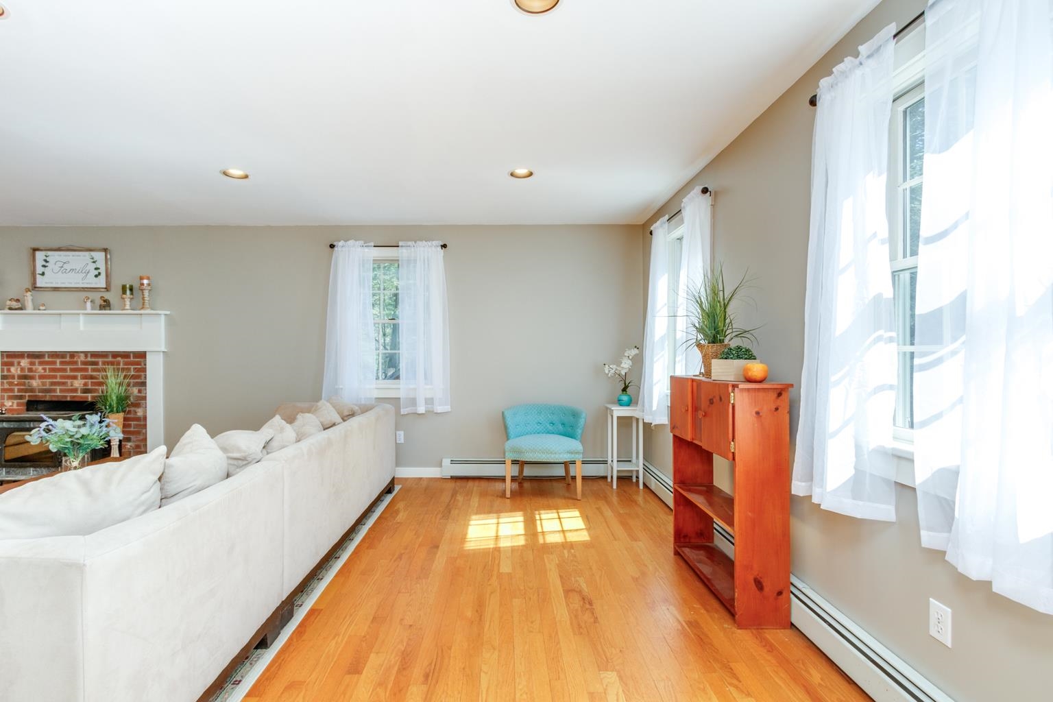 22 Rock Rimmon Rd, Danville, NH 03819