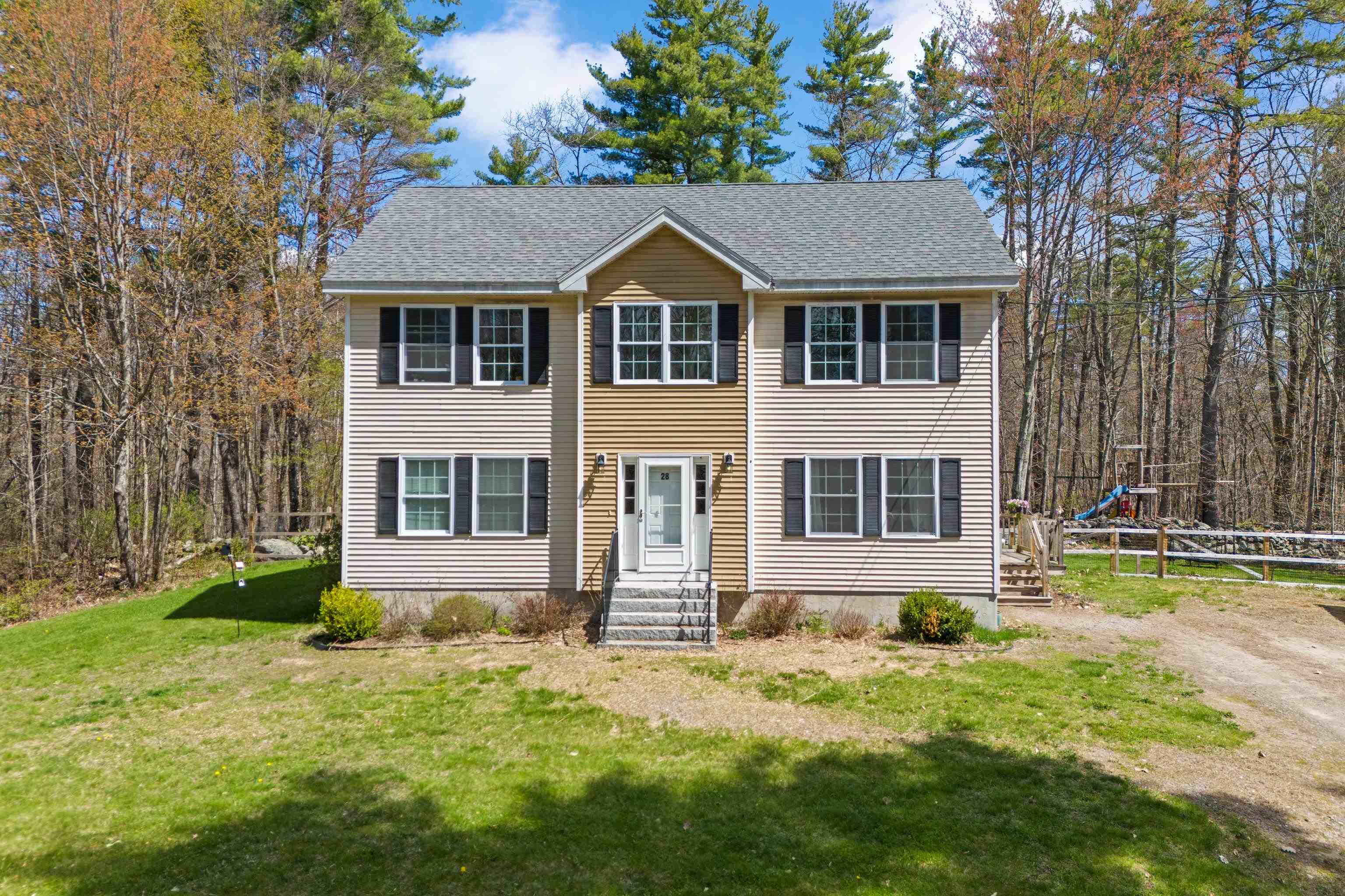 28 Dougherty Ln, New Boston, NH 03070