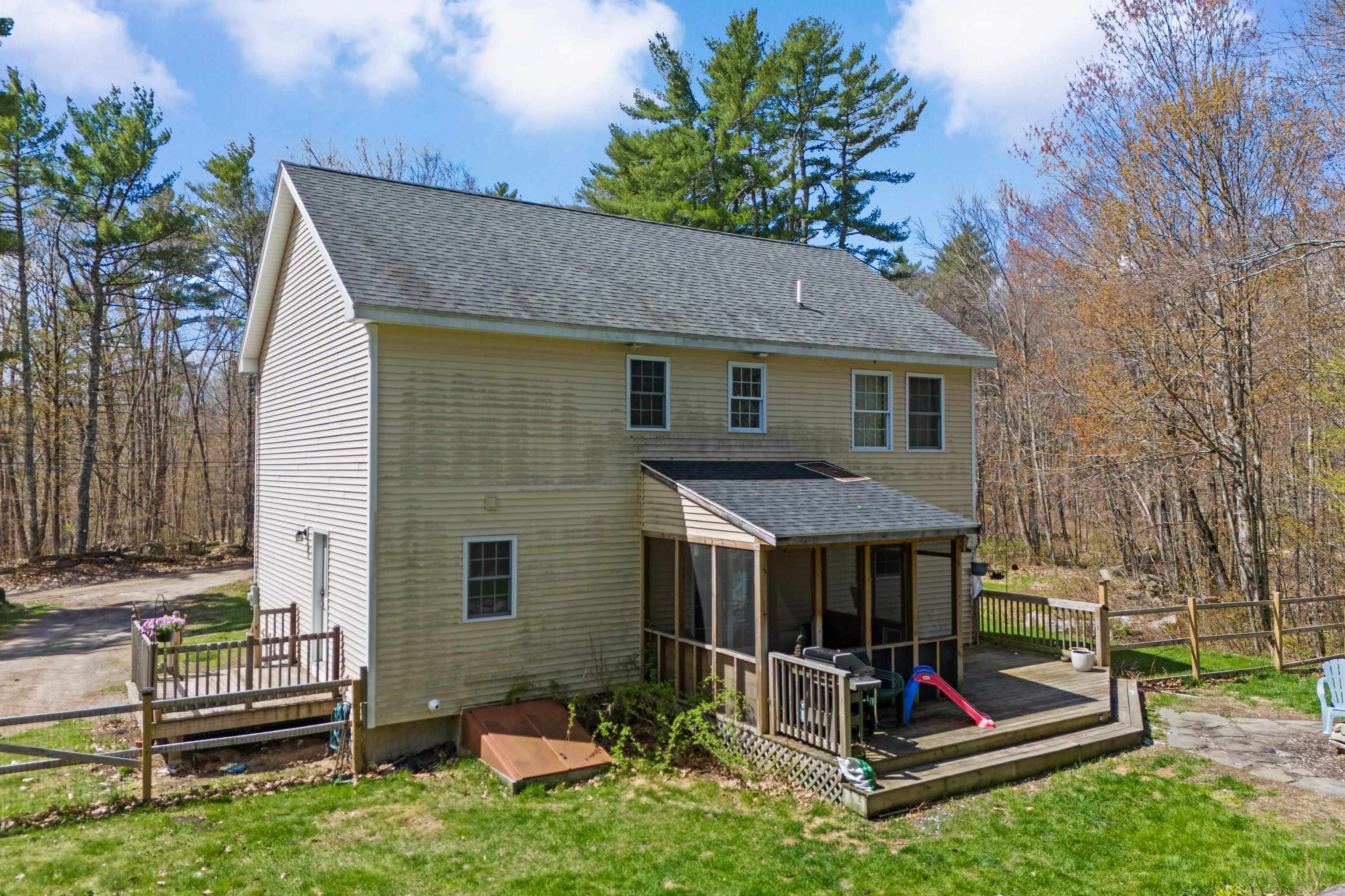 28 Dougherty Ln, New Boston, NH 03070
