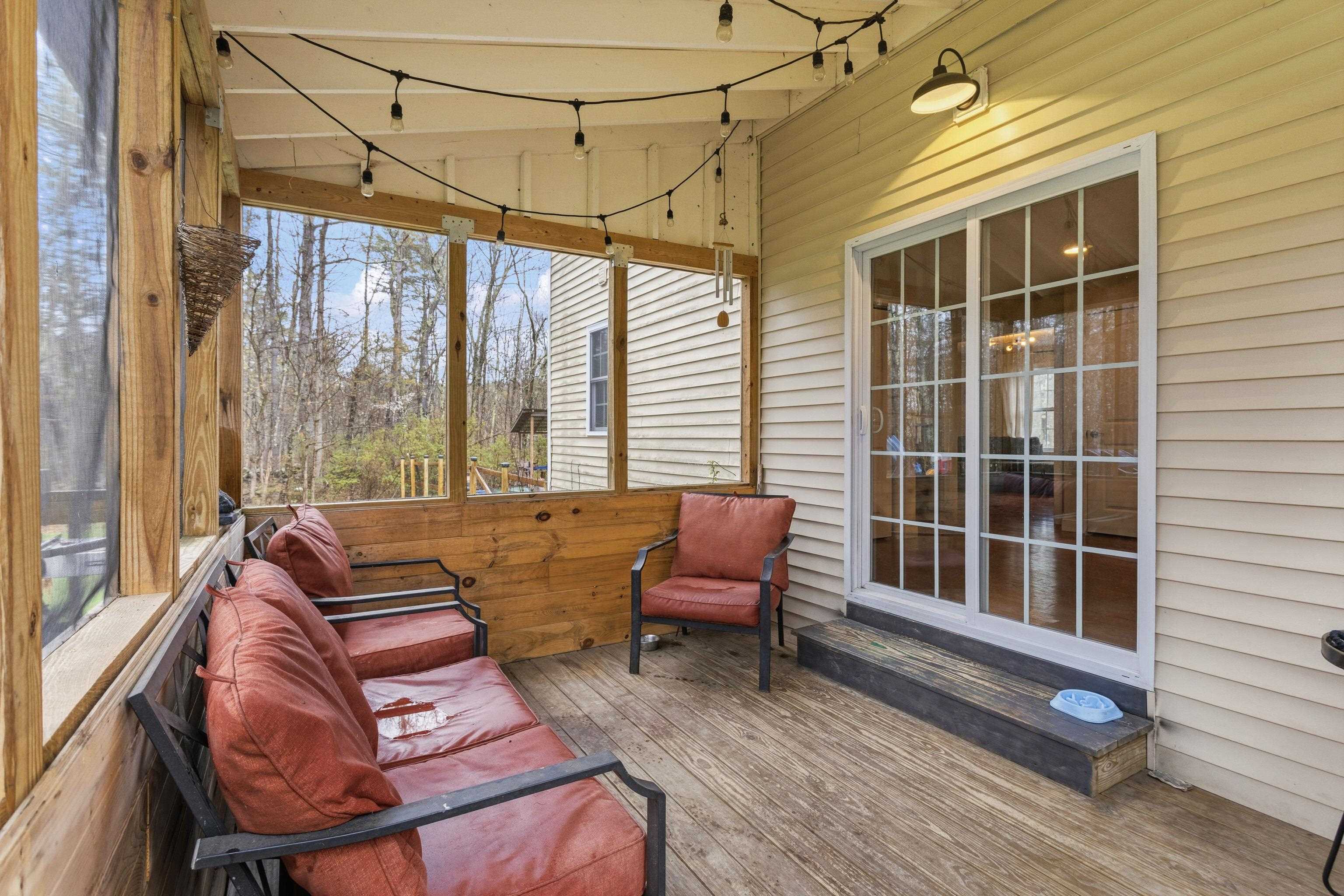 28 Dougherty Ln, New Boston, NH 03070