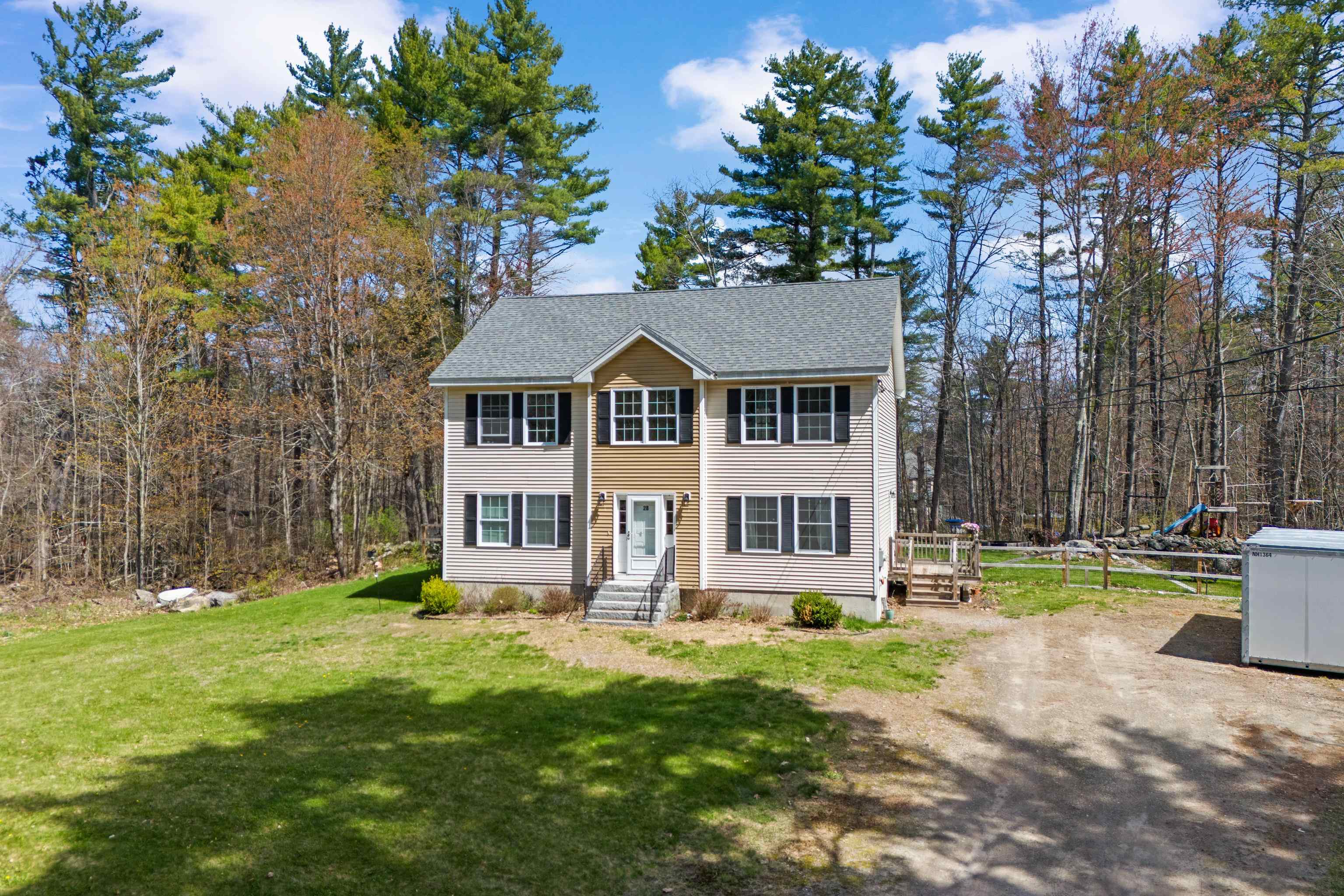 28 Dougherty Ln, New Boston, NH 03070