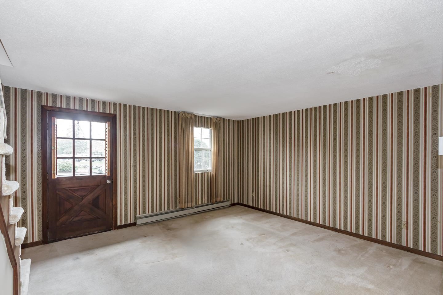 24 Fieldstone Dr, Londonderry, NH 03053