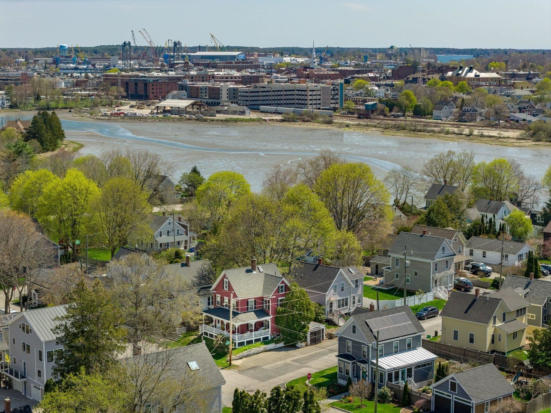 139 Thornton St, Portsmouth, NH 03801