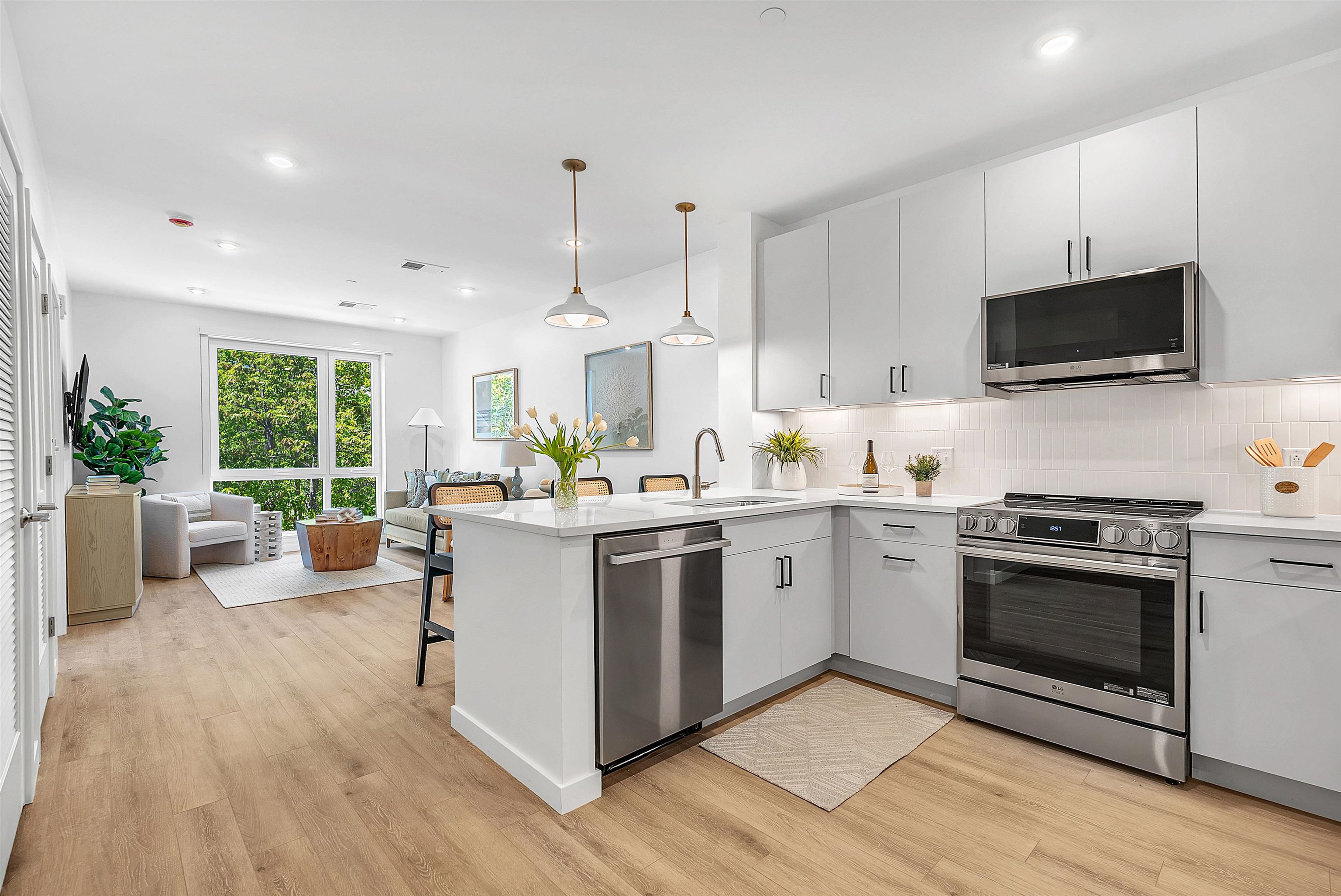 80 Constitution Ave, Portsmouth, NH 03801