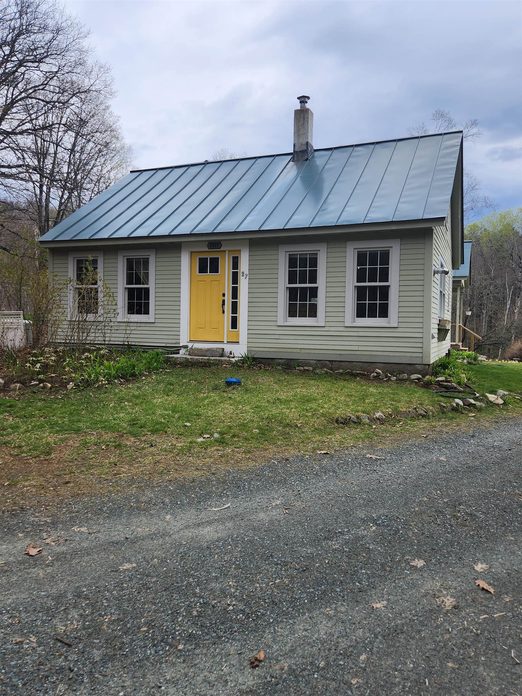 27 Bear Pond Rd, Canaan, NH 03741