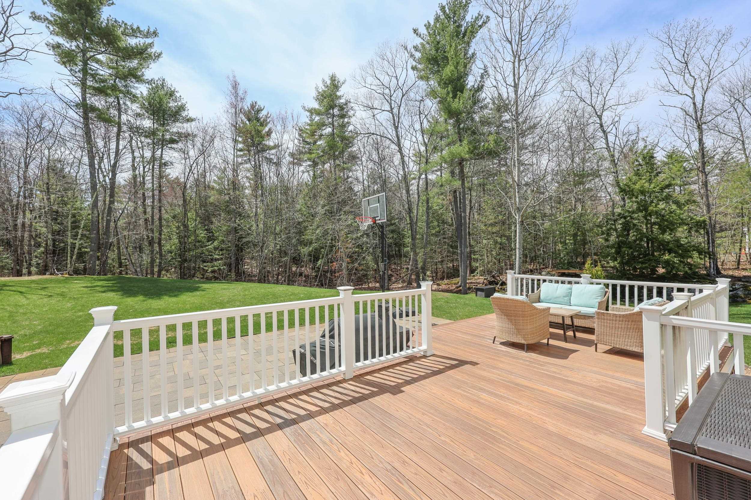 79 Copperline Dr, Epsom, NH 03234