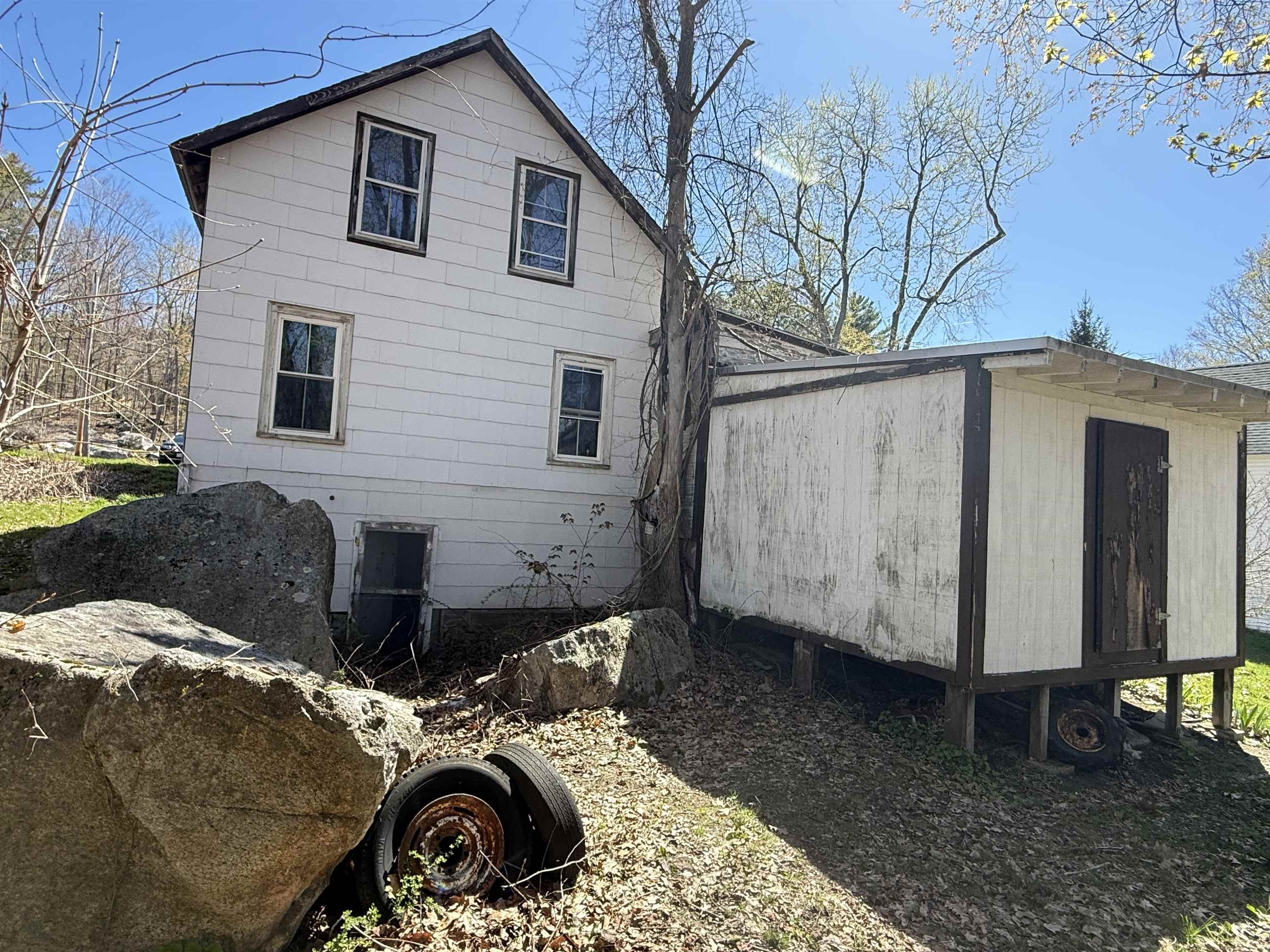 32 Charles St, Keene, NH 03431