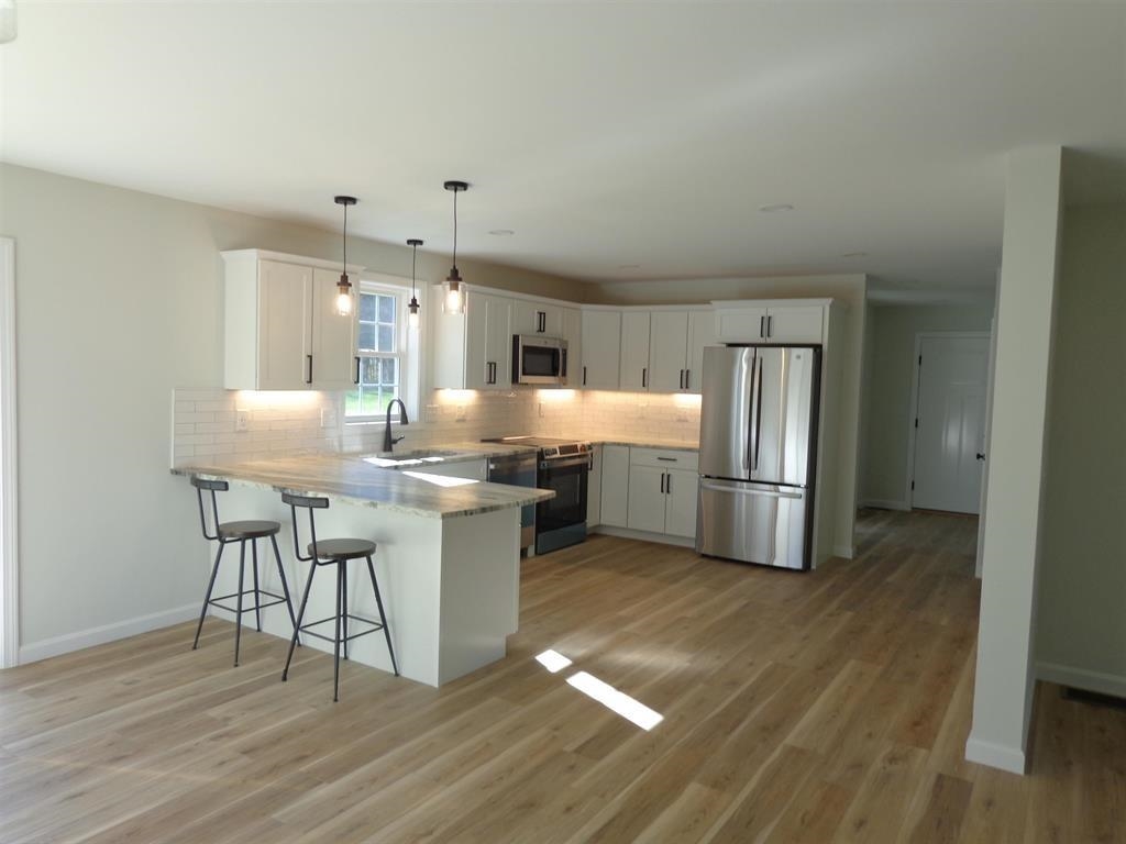 91 Fairview Dr, Pittsfield, NH 03263