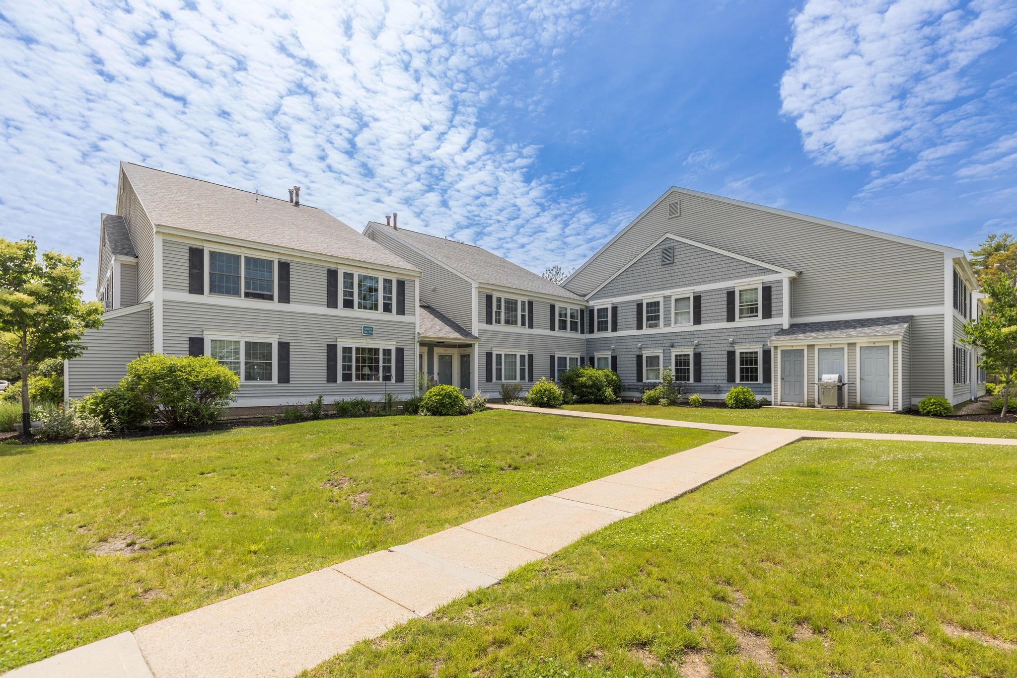 703 Springbrook Cir, Portsmouth, NH 03801