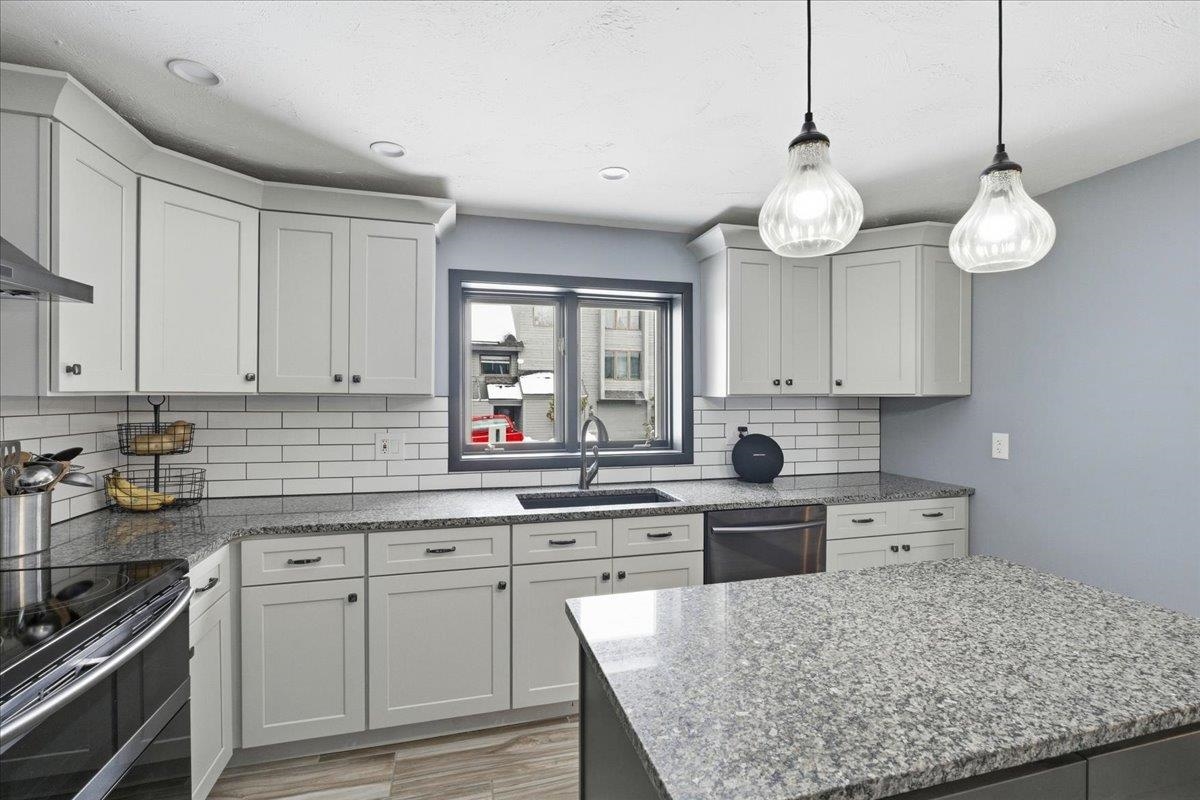5 Tsienneto Rd, Derry, NH 03038