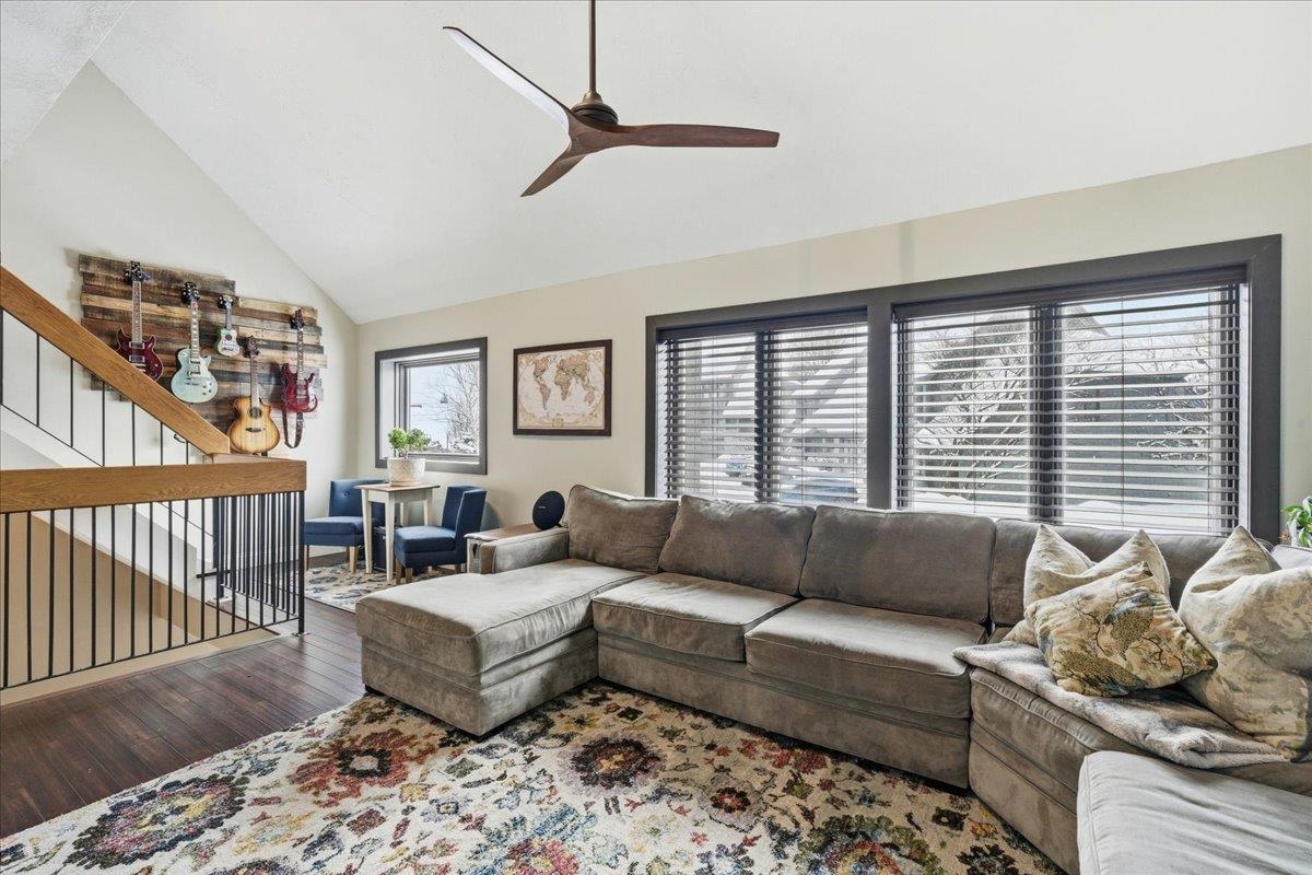 5 Tsienneto Rd, Derry, NH 03038