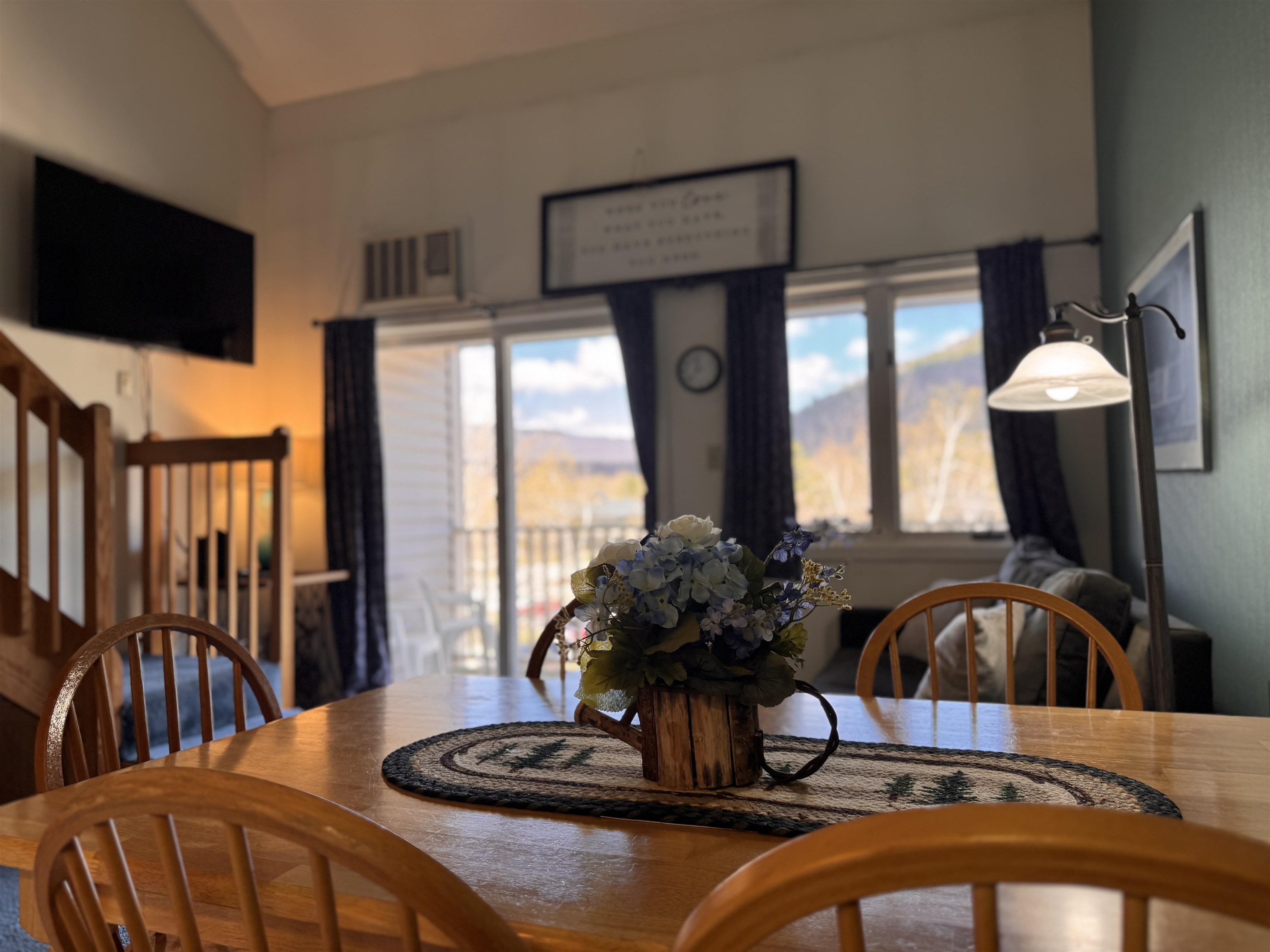 36 Lodge Rd, Lincoln, NH 03251