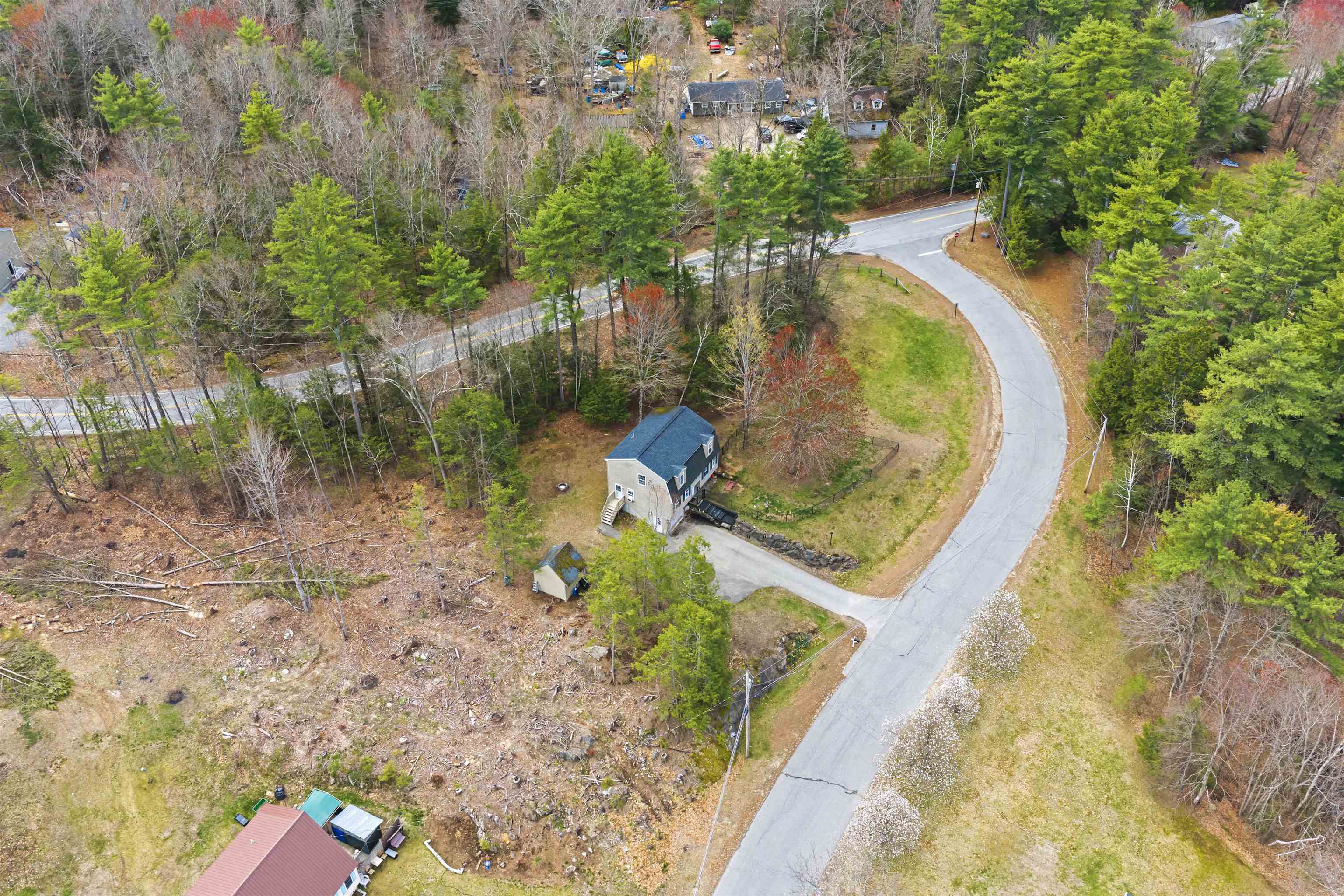1 Bayou Dr, Raymond, NH 03077