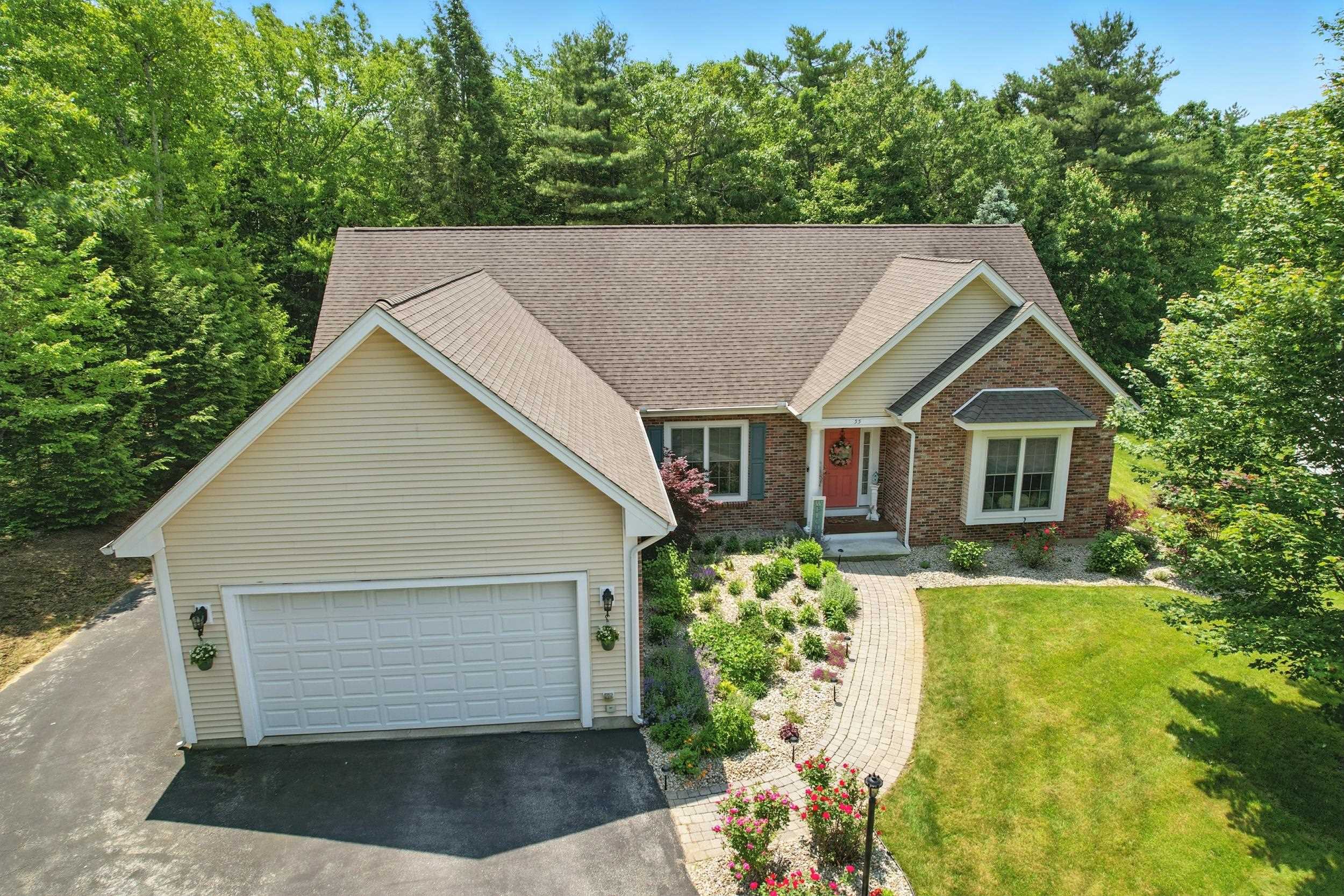 55 River Birch Cir, Manchester, NH 03102