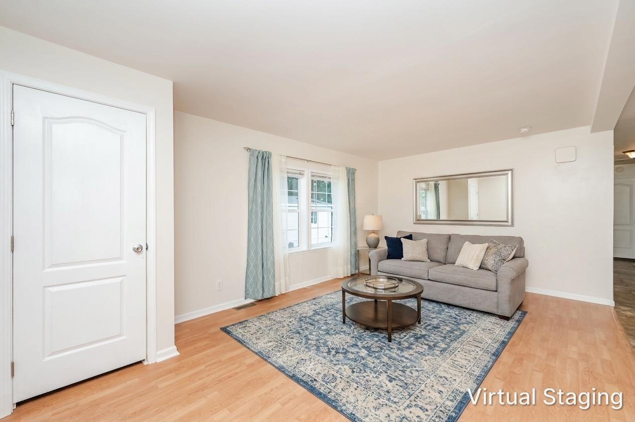 71 Eagle Dr, Rochester, NH 03868
