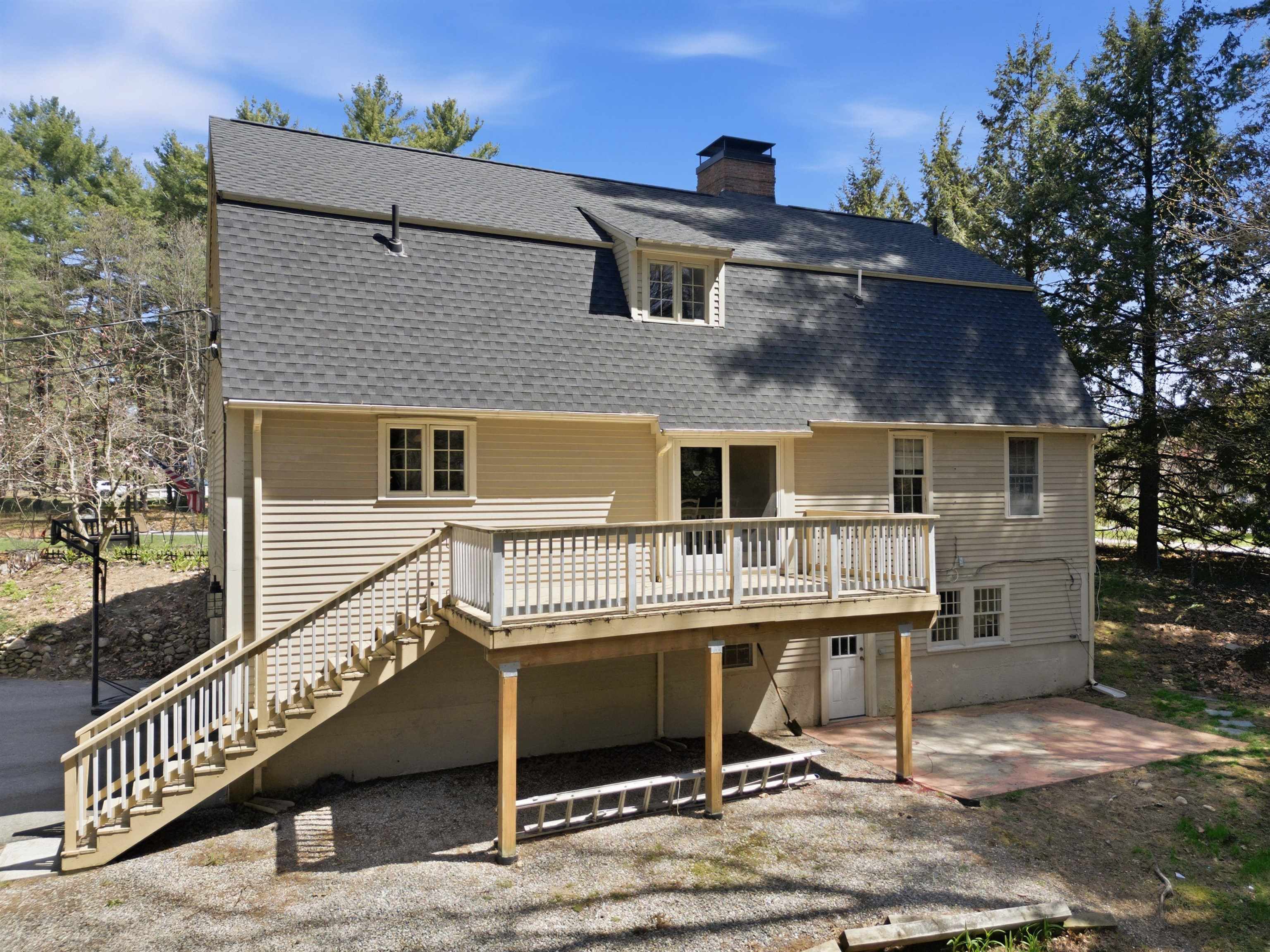 1 Thatcher Dr, Amherst, NH 03031
