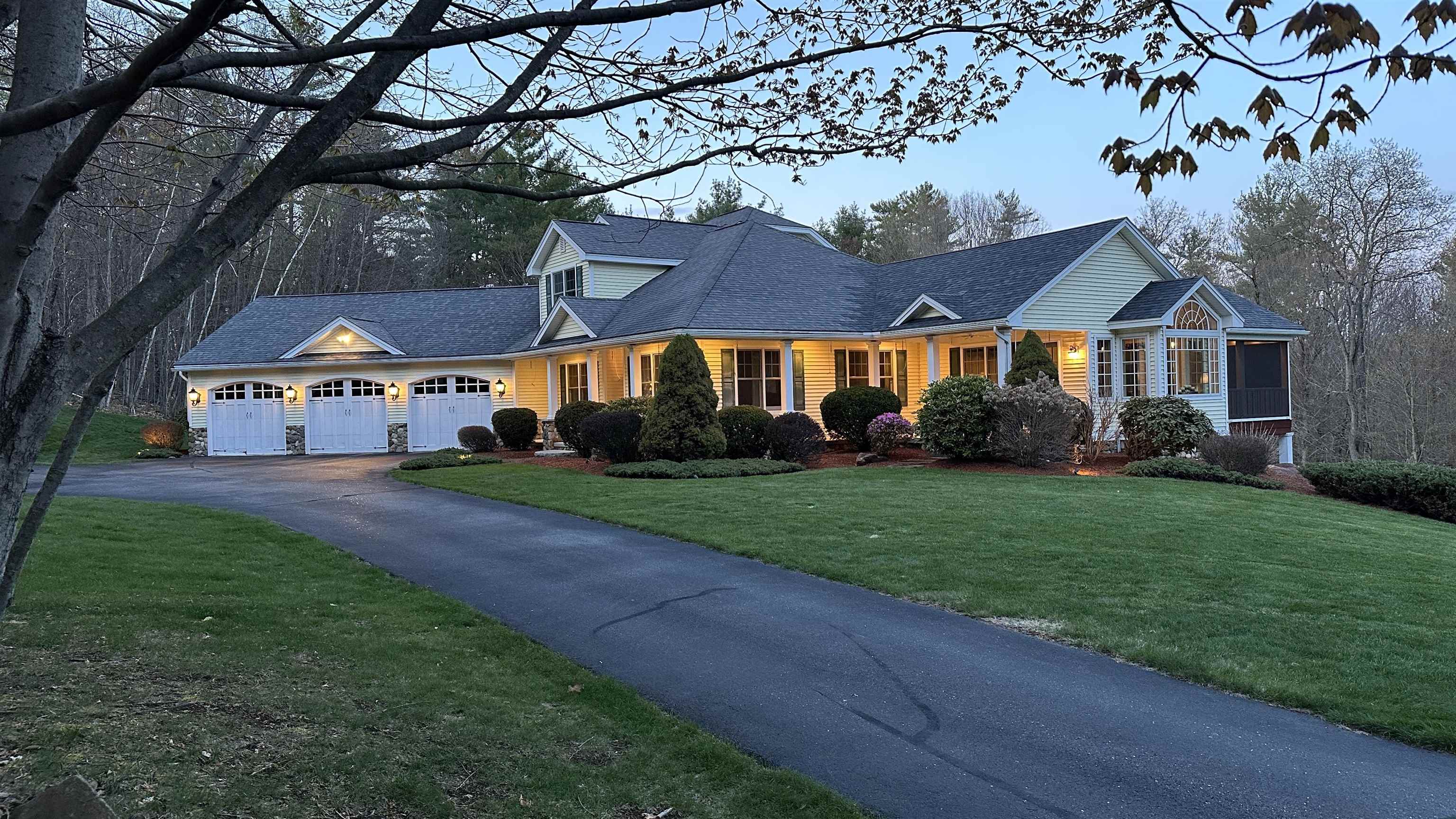 11 West Rd, Canterbury, NH 03224