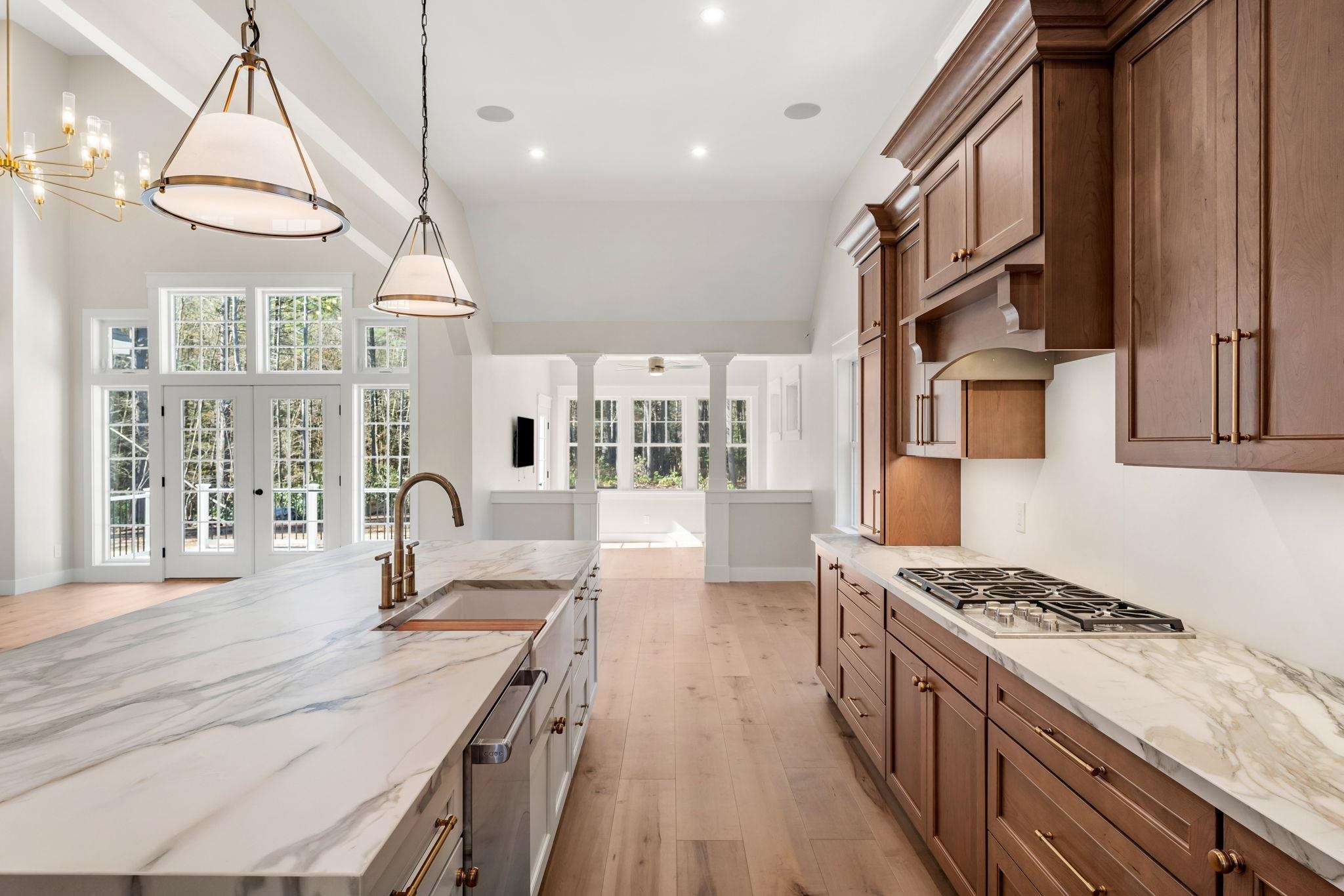 12-41 Knoll Crest Rd, Bedford, NH 03110