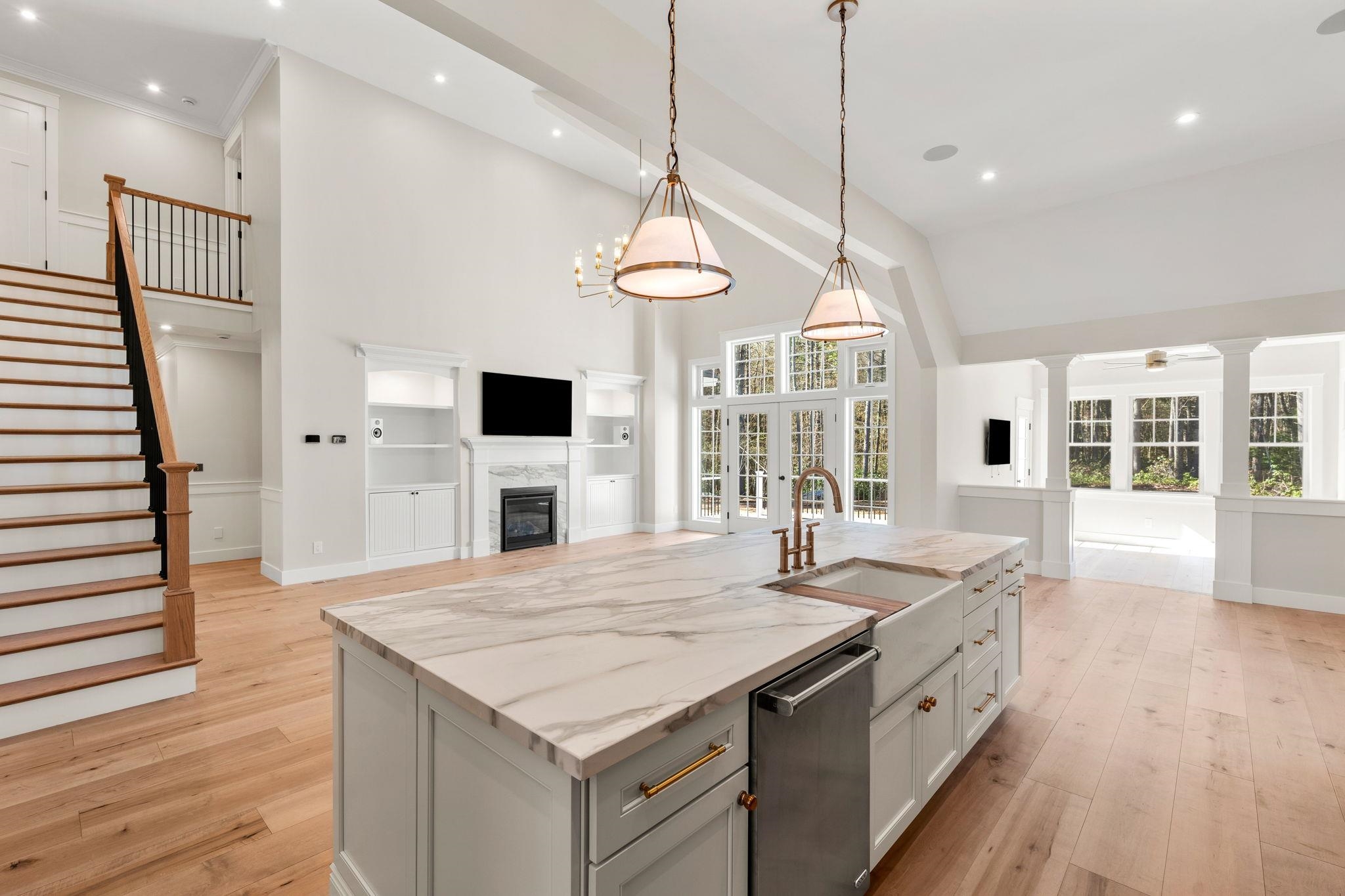 12-41 Knoll Crest Rd, Bedford, NH 03110