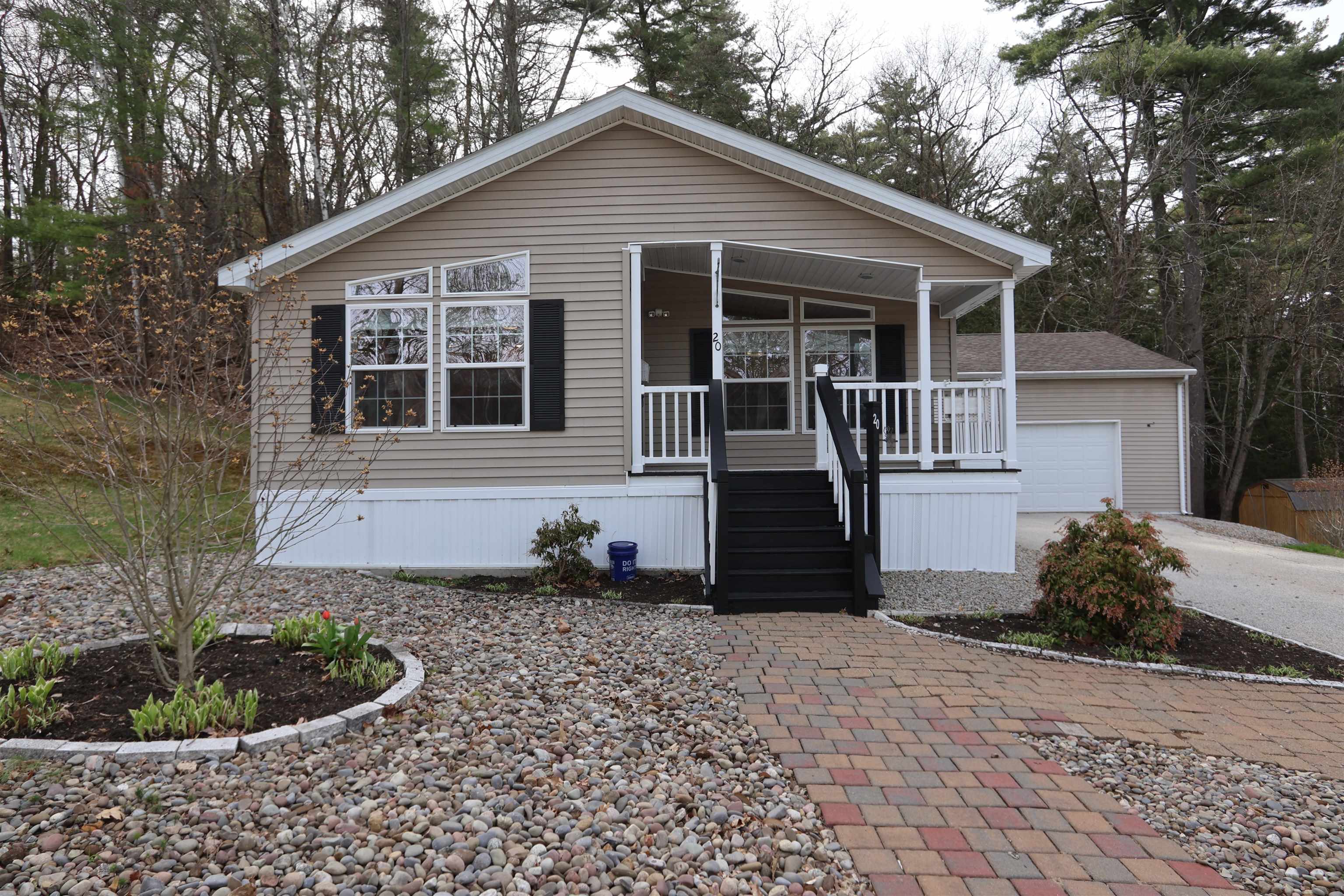 20 Kirkwood Rd, Hooksett, NH 03106