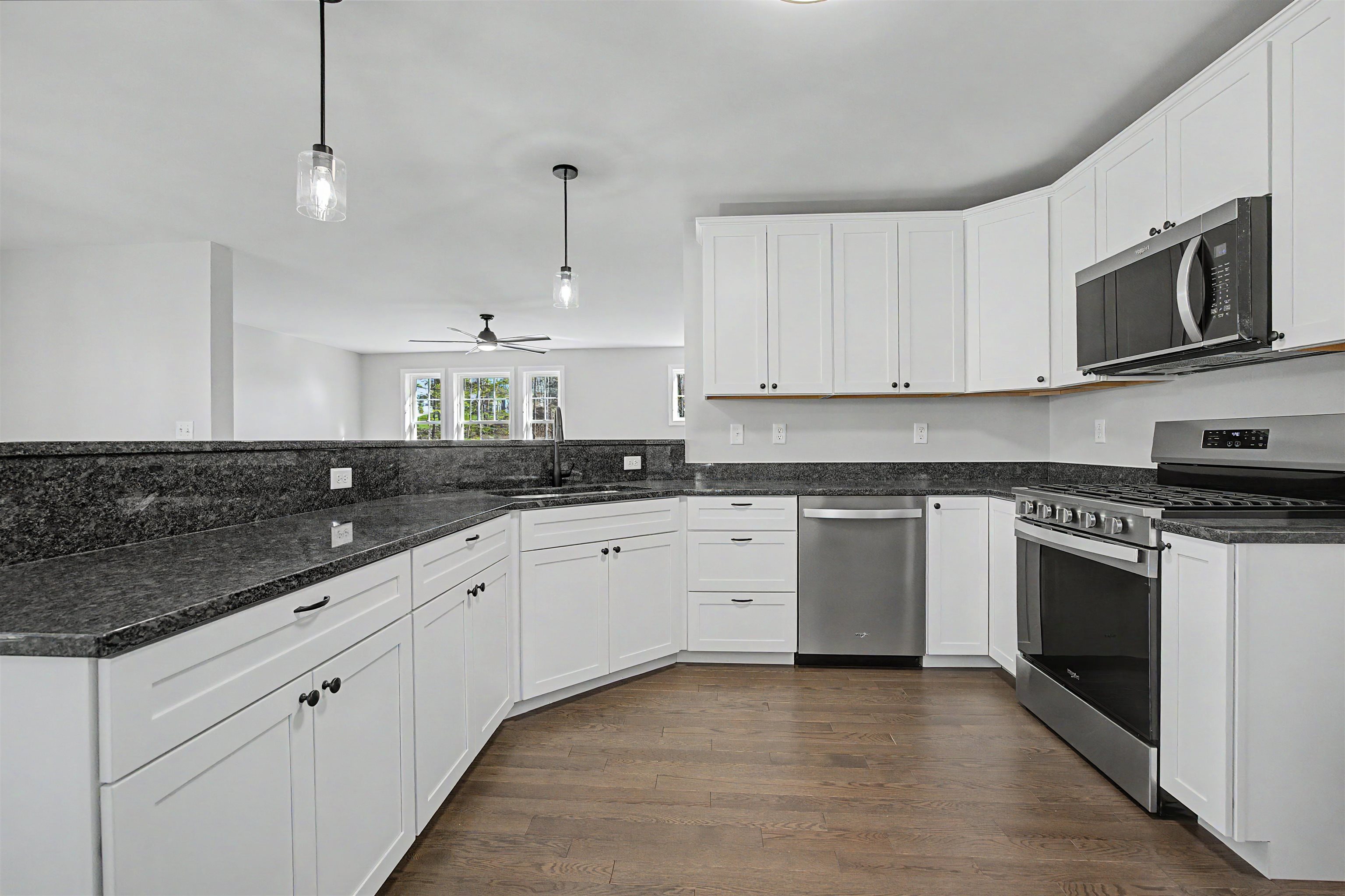 5 Blaisdell Ct, Raymond, NH 03077