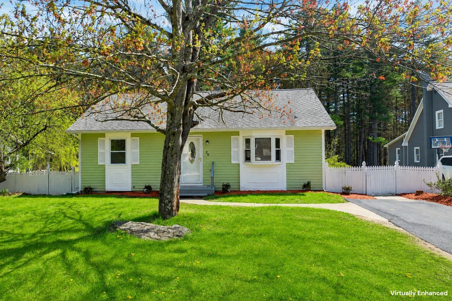 26 Packard Dr, Merrimack, NH 03054