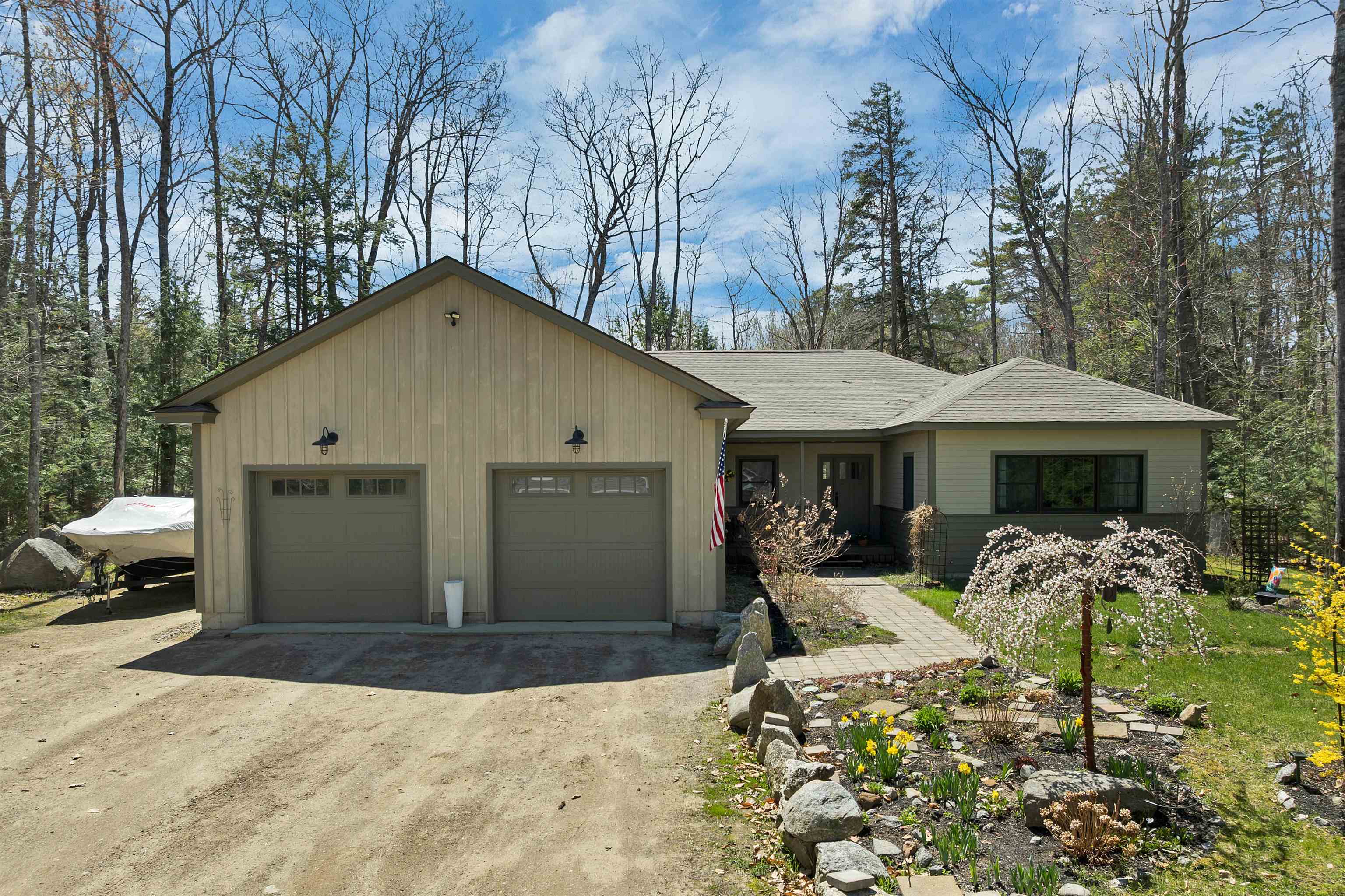 4 Colton Lane — photo 2