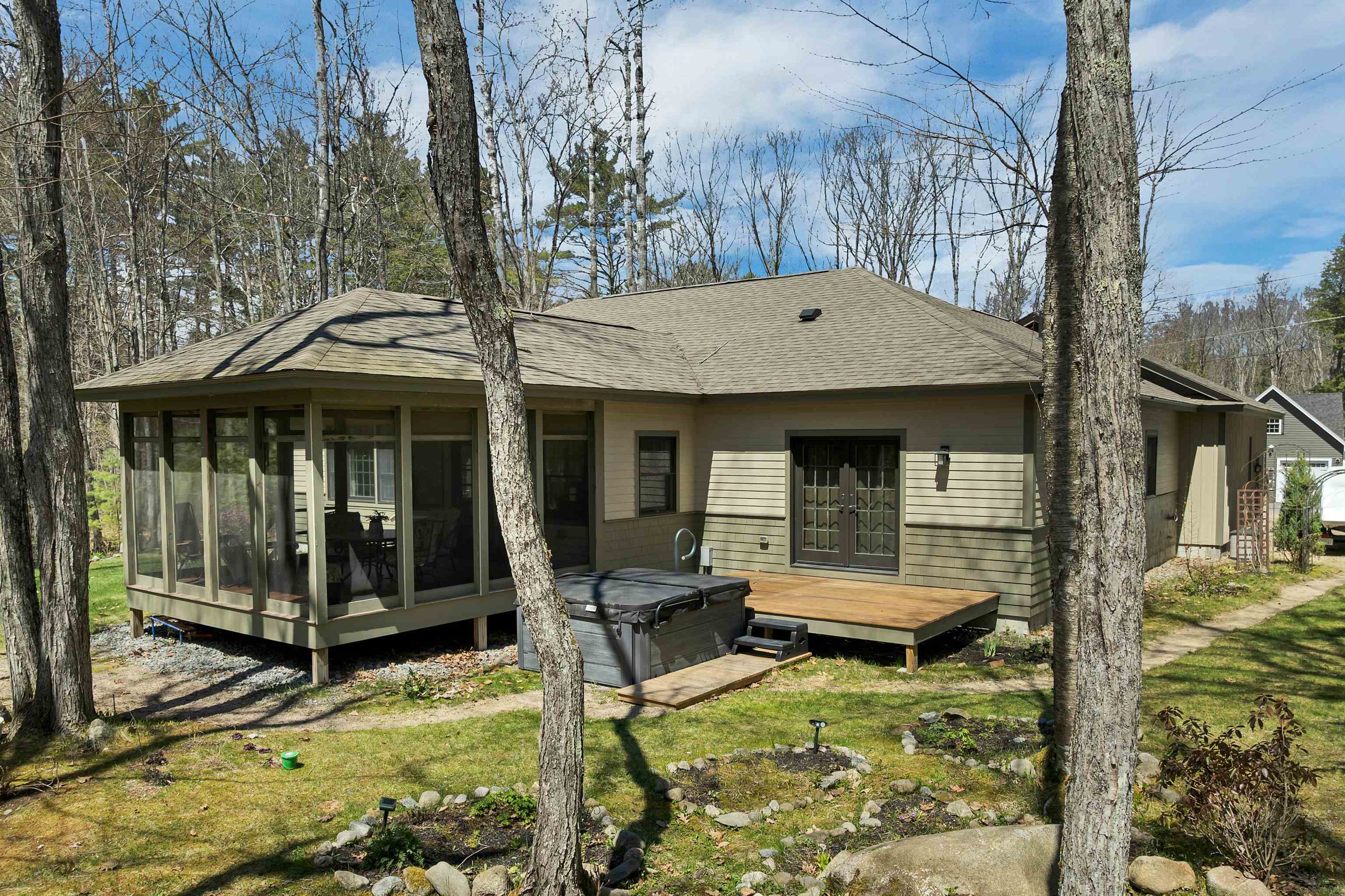 4 Colton Ln, Center Harbor, NH 03226