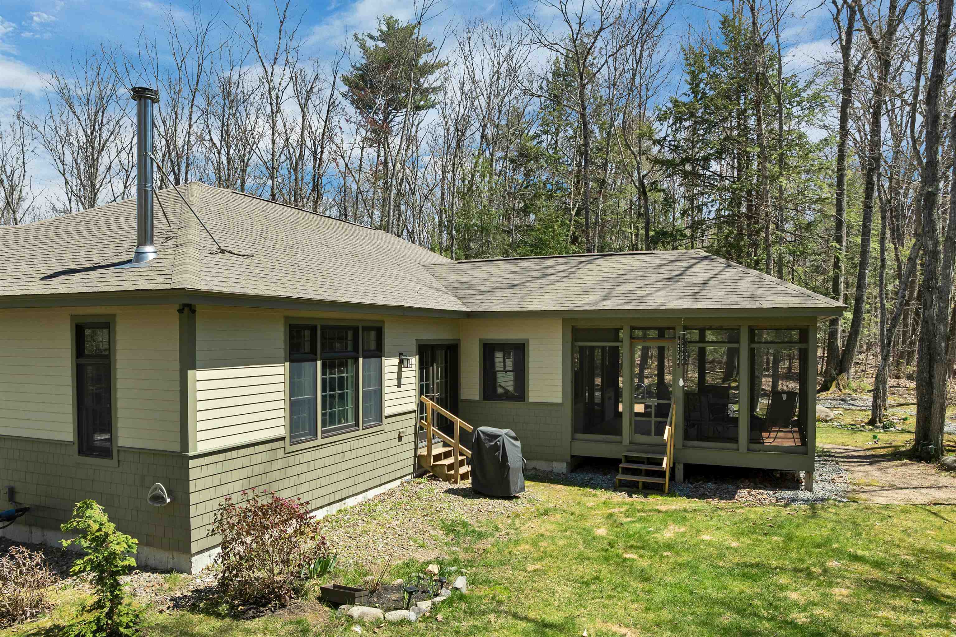 4 Colton Ln, Center Harbor, NH 03226