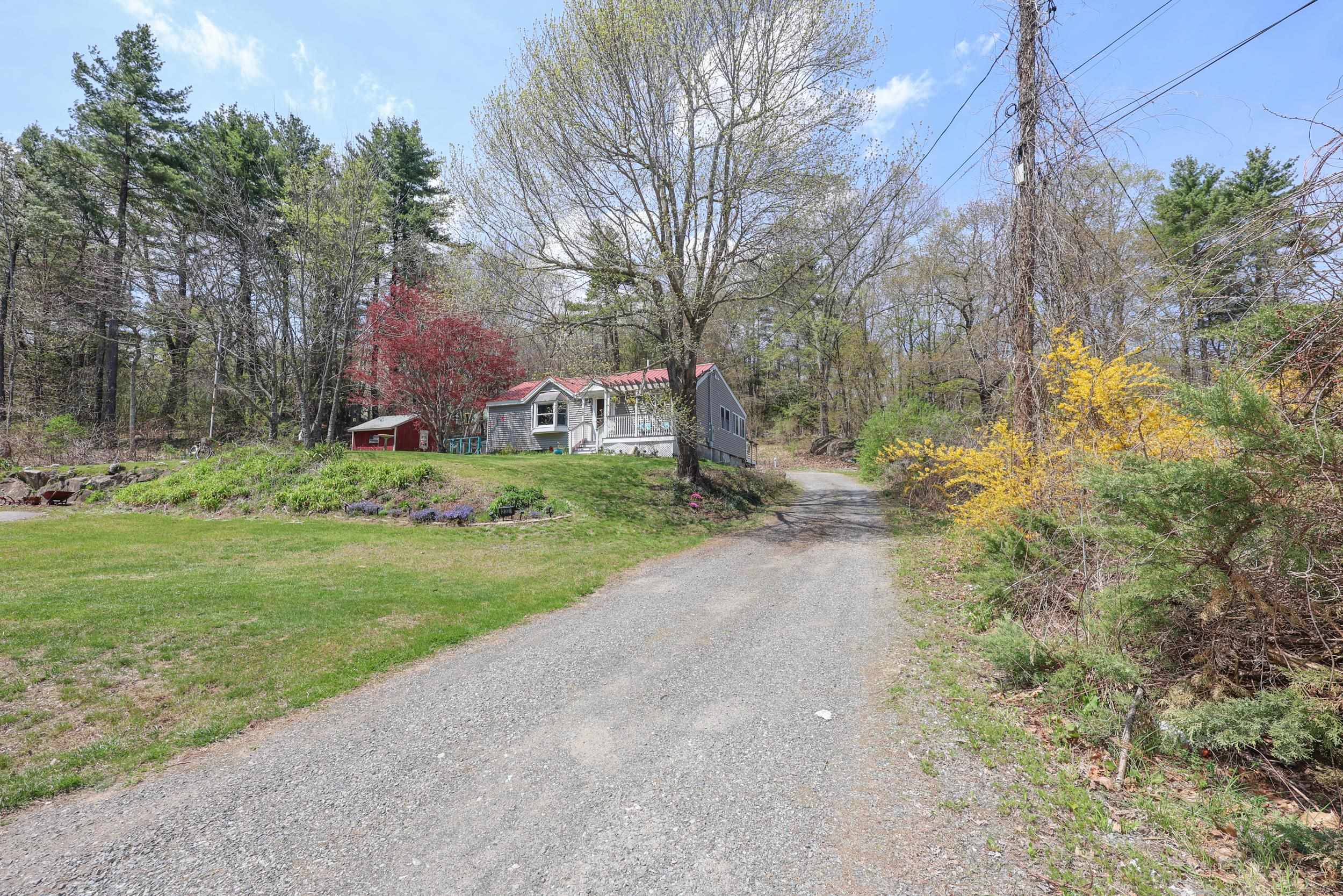 222 Hampstead Rd, Derry, NH 03038