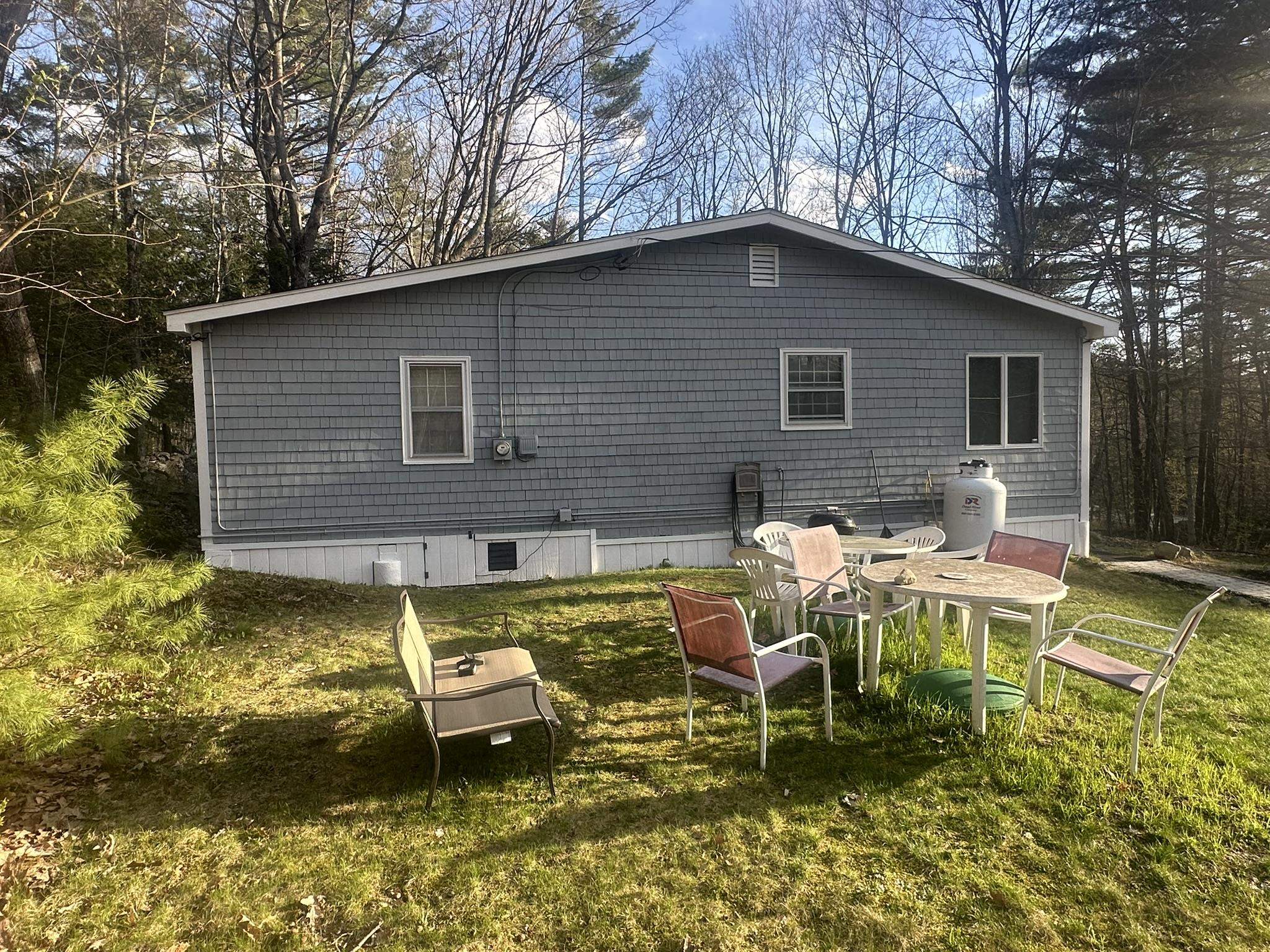 25 S Mayhew Rd, Hebron, NH 03241