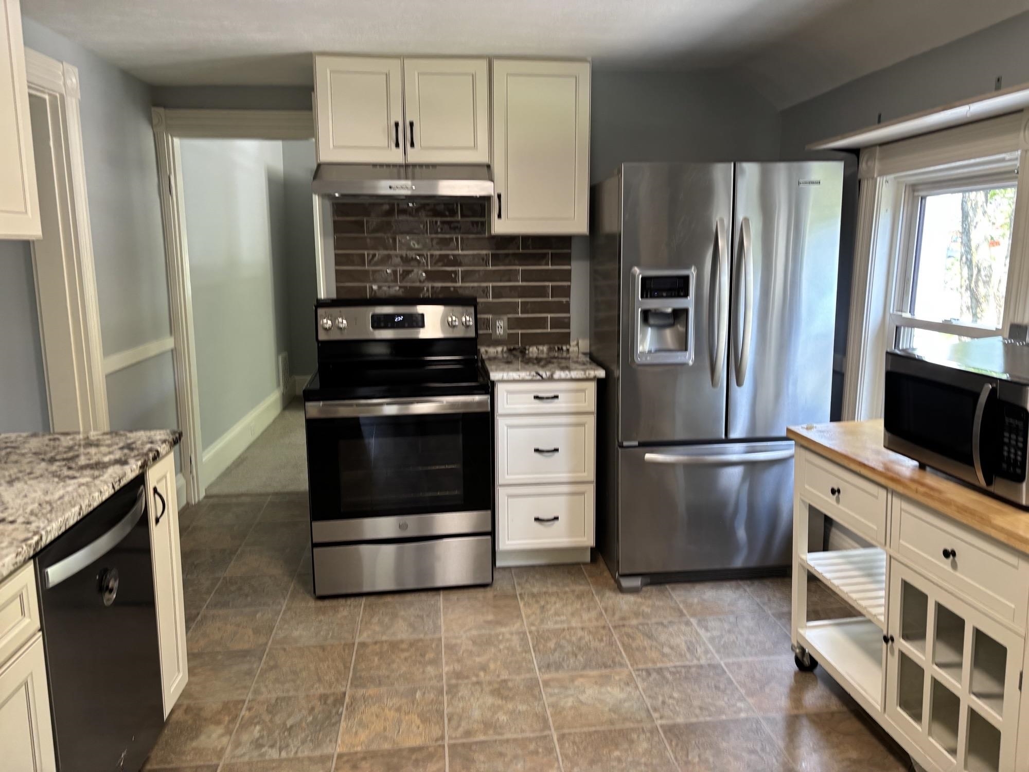 393 Main St, Nashua, NH 03060
