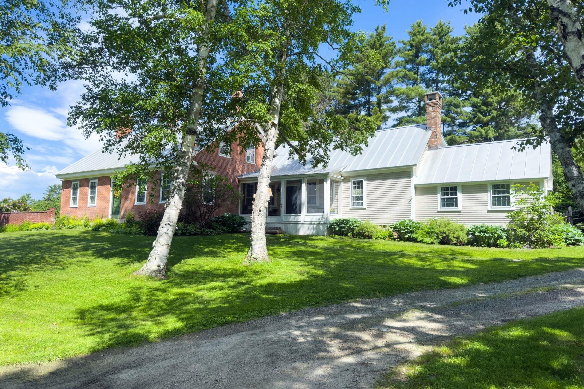 994 Pearl Lake Rd, Sugar Hill, NH 03586