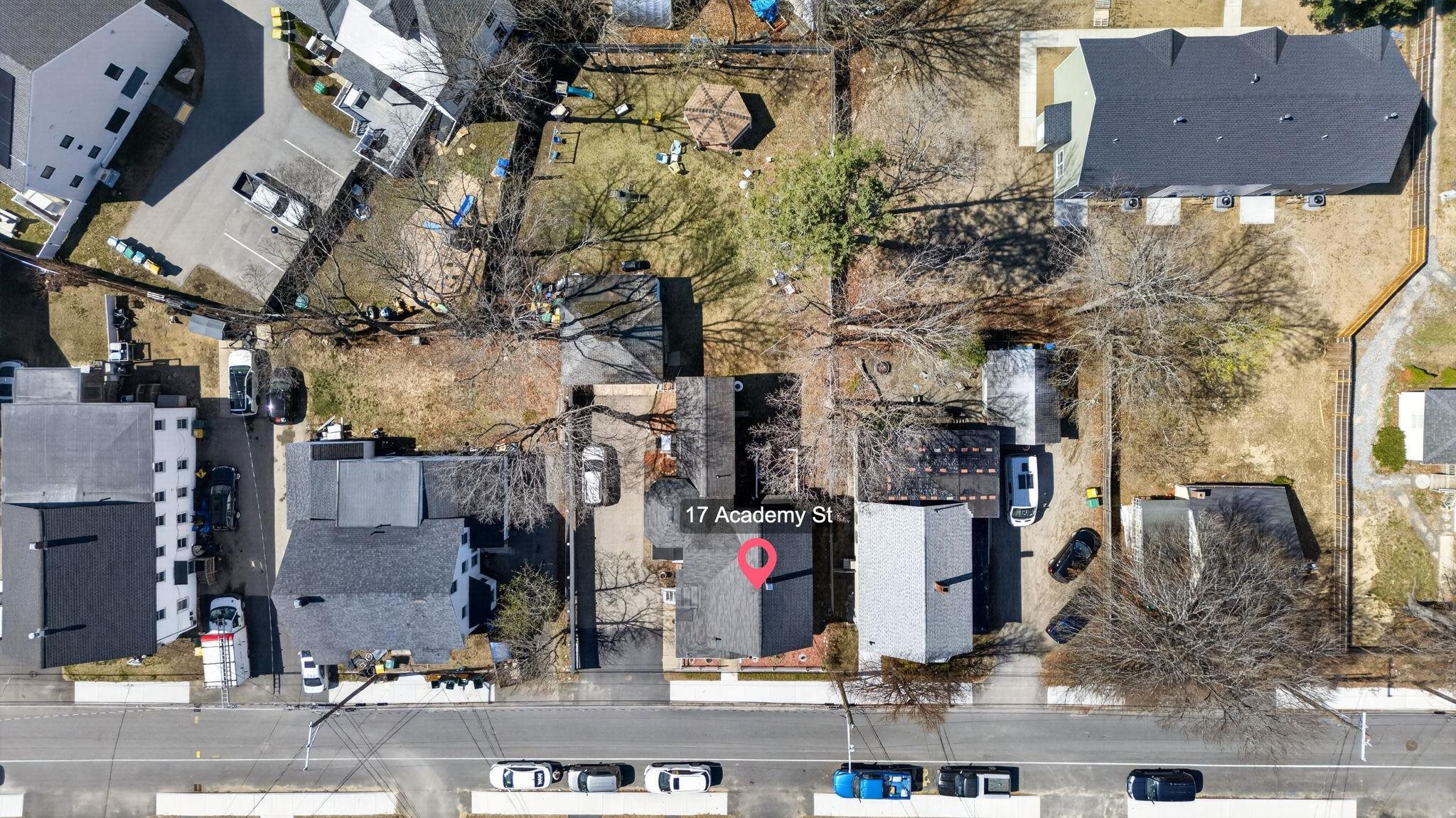 17 Academy St, Rochester, NH 03867