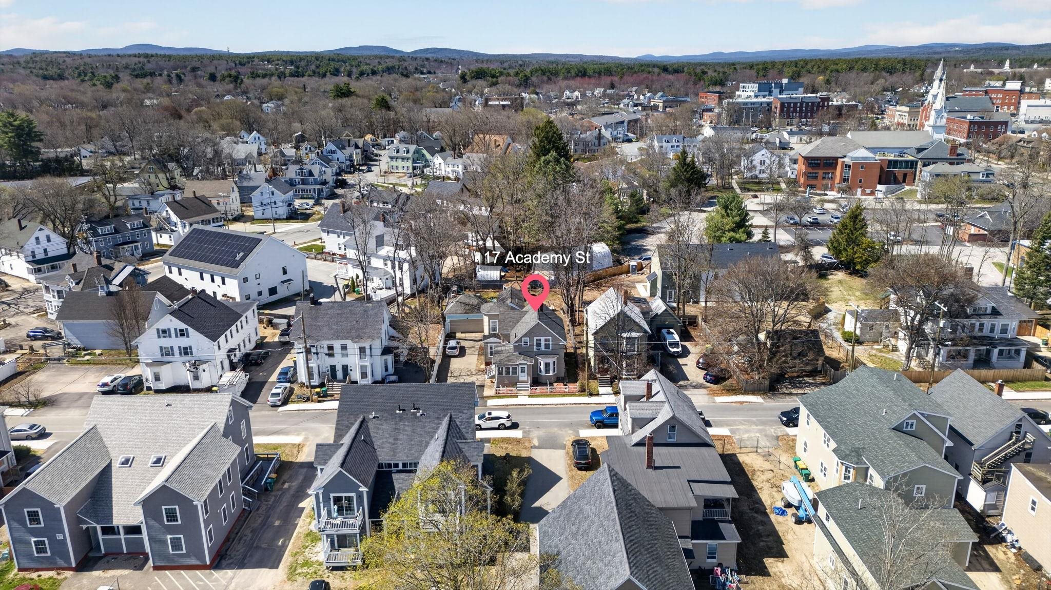 17 Academy St, Rochester, NH 03867