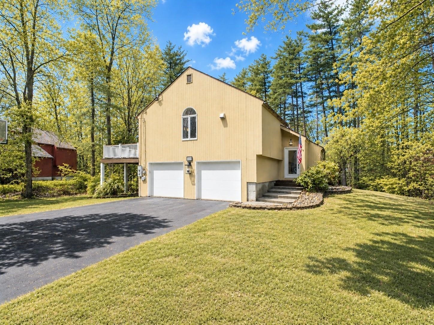 35 Radcliffe Dr, Milford, NH 03055