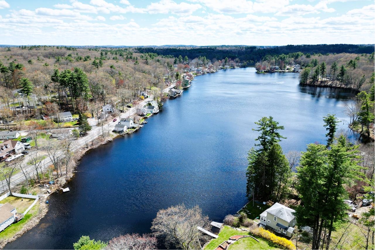 19 Waterfront Way, Salem, NH 03079