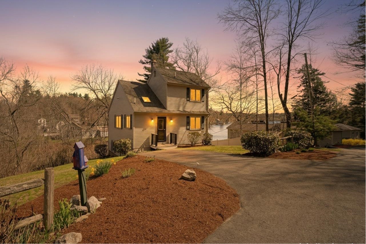 19 Waterfront Way, Salem, NH 03079