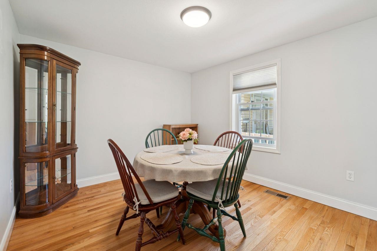 112 Winterwood Dr, Londonderry, NH 03053